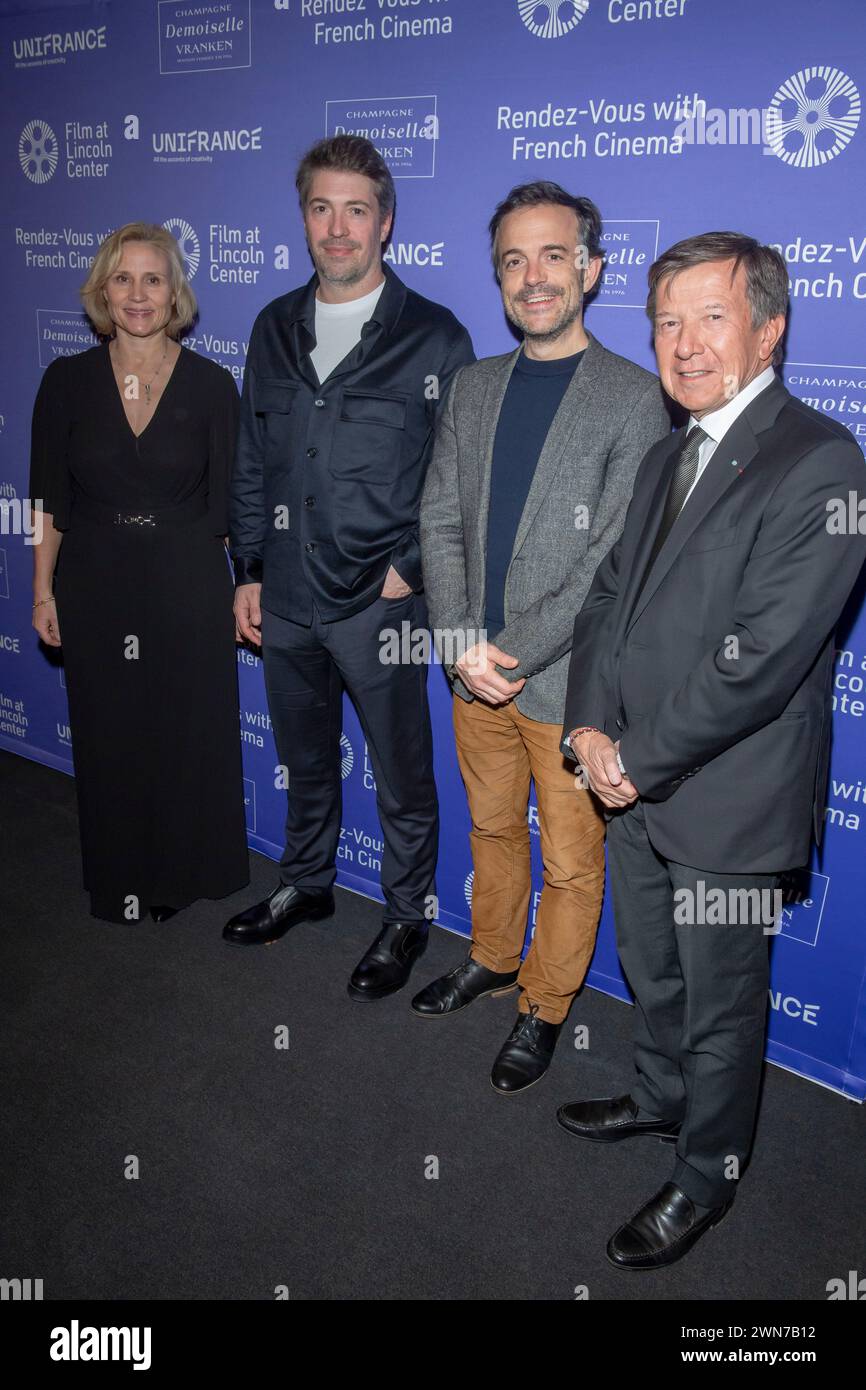 New York, États-Unis. 29 février 2024. NEW YORK, NEW YORK - FÉVRIER 29 : (de gauche à droite) Daniela Elstner, Thomas Cailley, Pierre Guyard et Gilles Pélisson assistent à la 29e soirée d'ouverture du rendez-vous avec French Cinema Showcase au Walter Reade Theater le 29 février 2024 à New York. Crédit : Ron Adar/Alamy Live News Banque D'Images