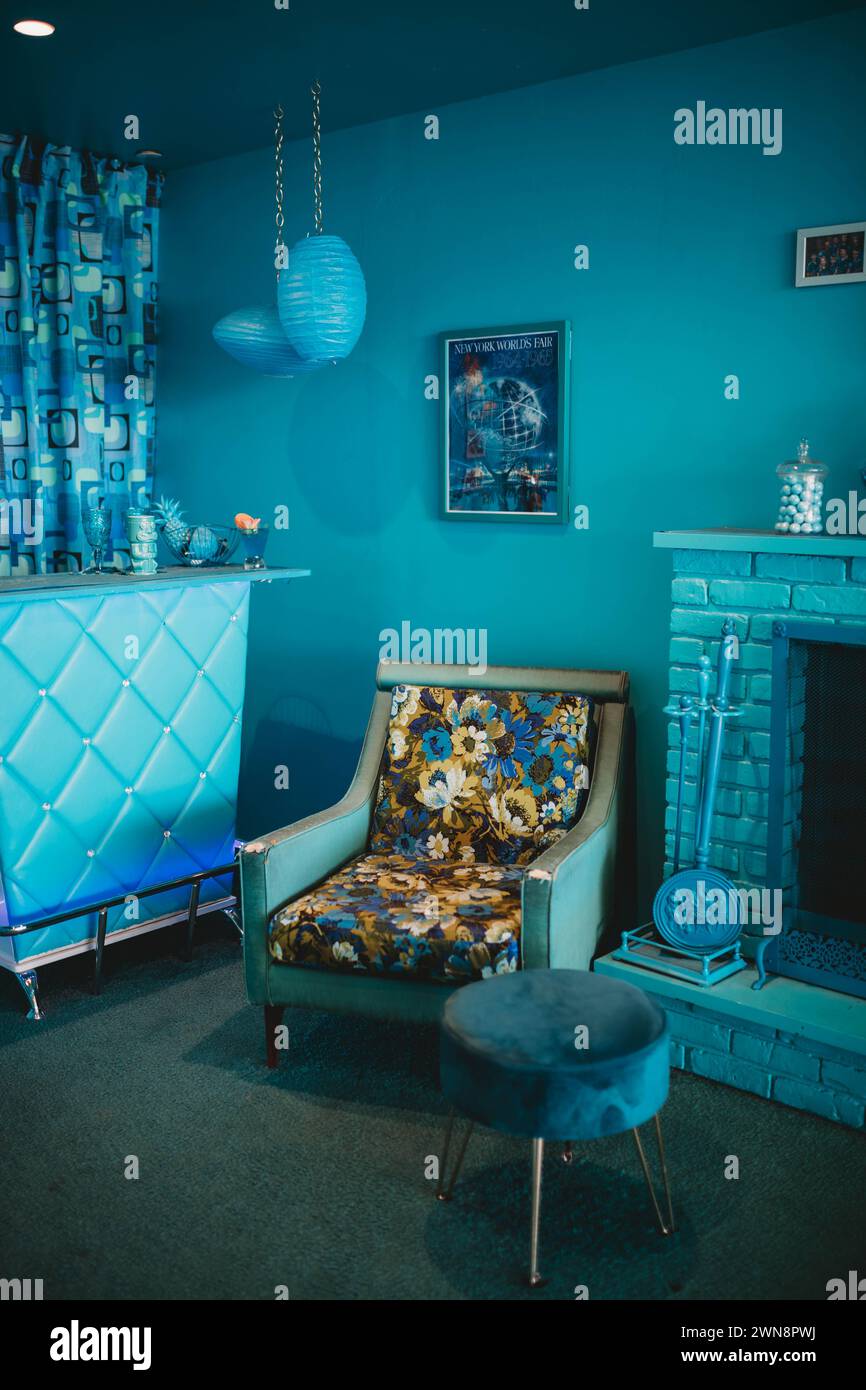 chambre moderne bleue du milieu du siècle Banque D'Images