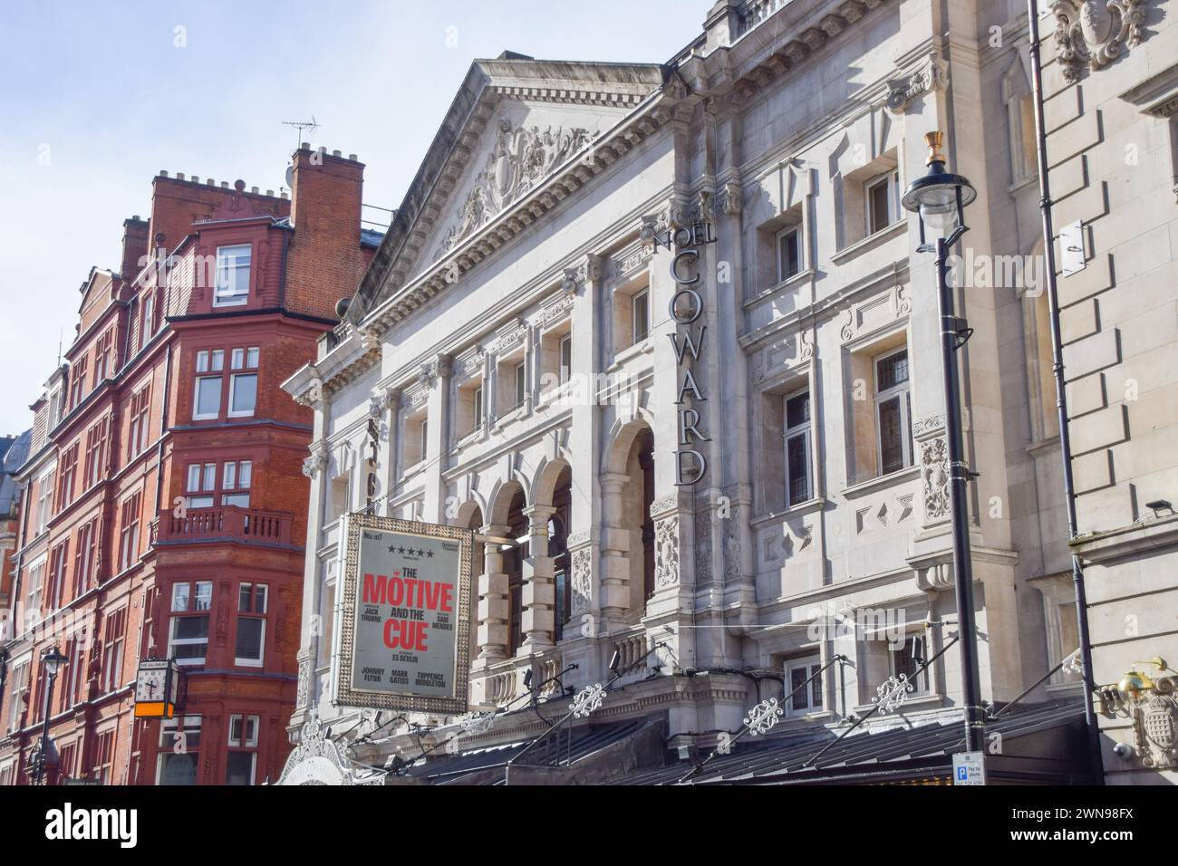 Londres, Royaume-Uni. 1er mars 2024. Vue extérieure du théâtre Noel Coward dans le West End où Slave Play ouvrira le 29 juin. Crédit : Vuk Valcic/Alamy Live News Banque D'Images