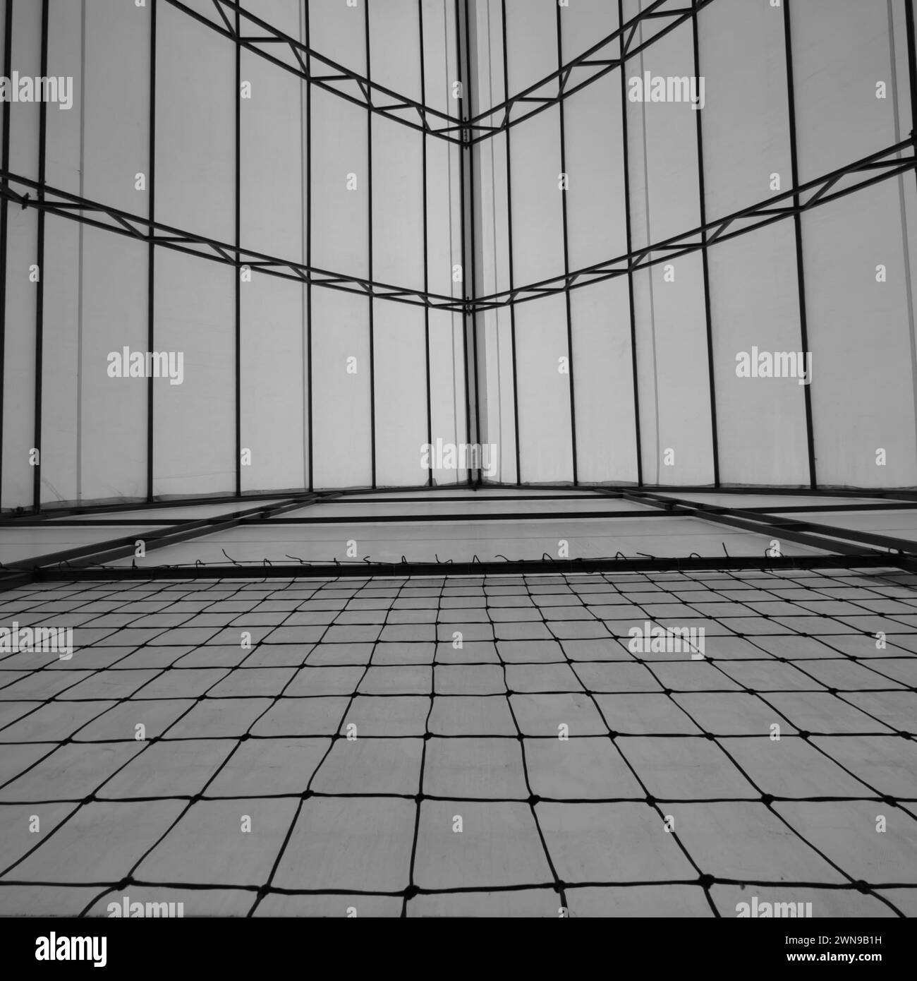 Perspectives symétriques, explorant des espaces intérieurs graphiques avec des vues grand angle. Illusion d'optique. Banque D'Images