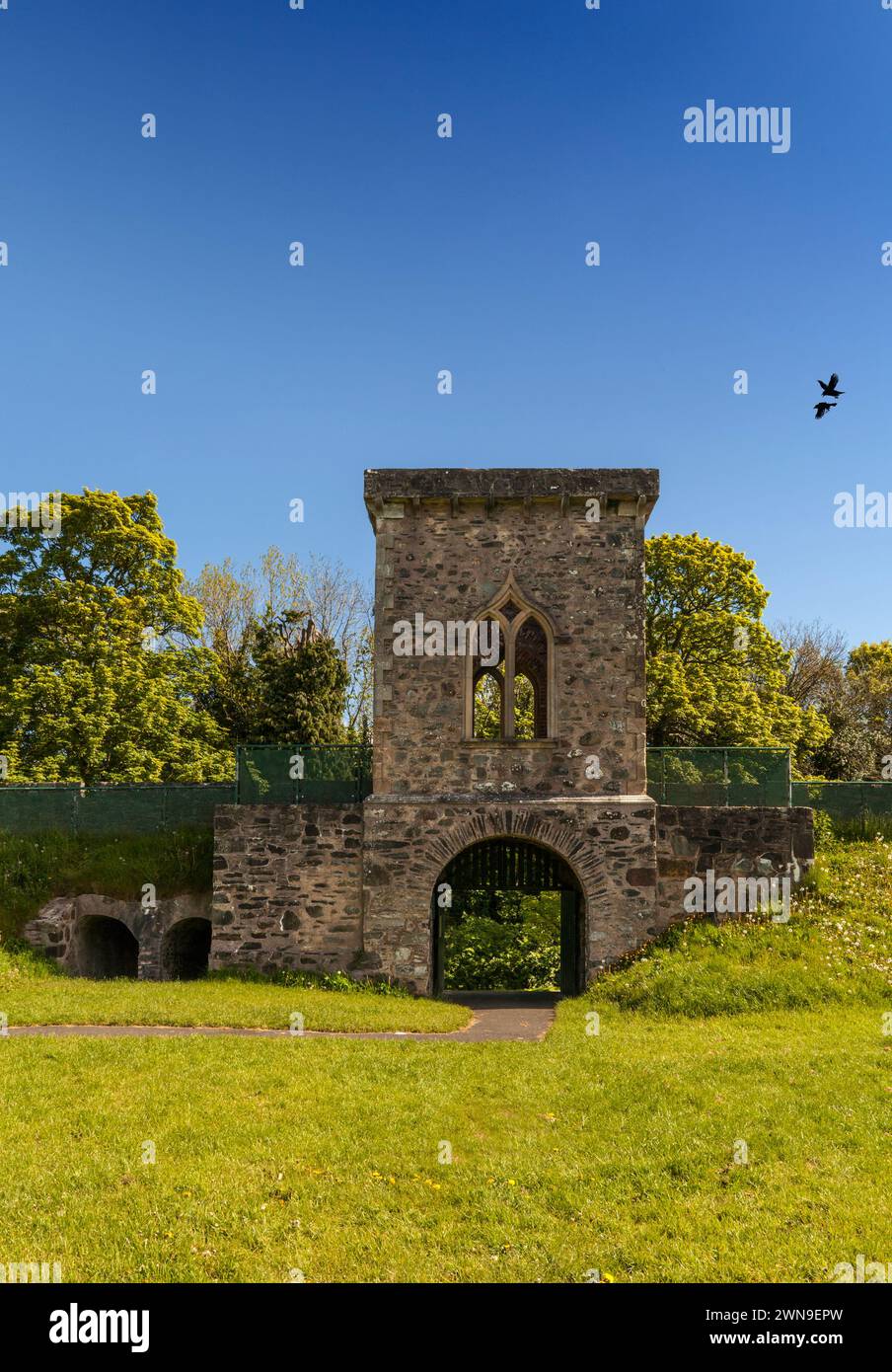 L'entrée du Hillsborough Fort dans le Forest Park de la ville, County Down, Irlande du Nord Banque D'Images