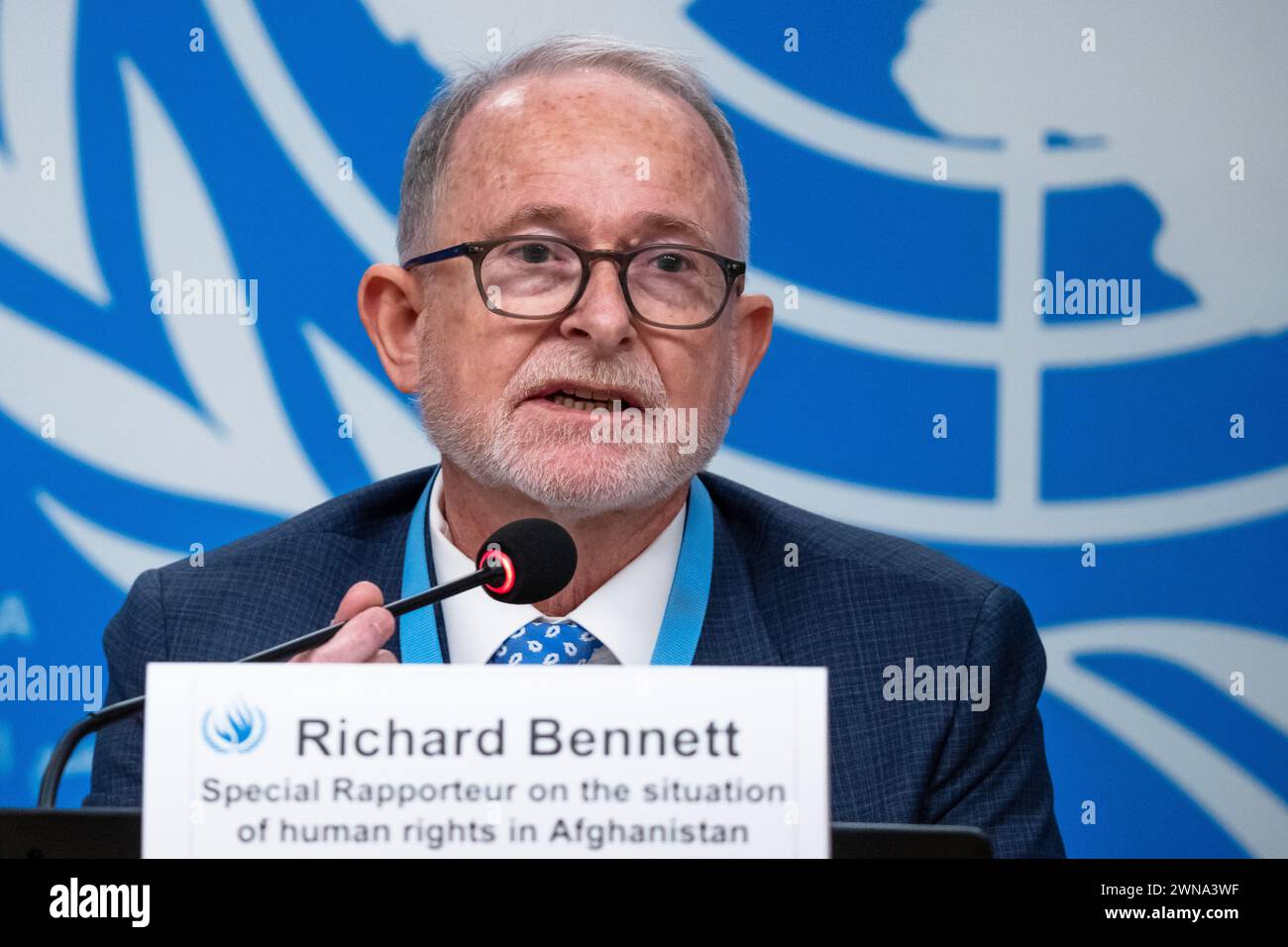 Genève, Suisse. 01 mars 2024. © Jean Marc Ferré/MAXPPP - Genève 01/03/2024 Richard Bennett, Rapporteur spécial sur la situation des droits de l'homme en Afghanistan, lors d'une conférence de presse aux Nations Unies à Genève. 1er mars 2024. Photo Jean Marc Ferré /MAXPPP *** légende locale *** crédit : MAXPPP/Alamy Live News Banque D'Images