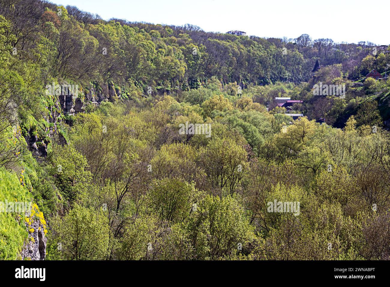 Vue sur le canyon de la rivière Smotrych à Kamianets-Podilskyi, Ukraine. Banque D'Images