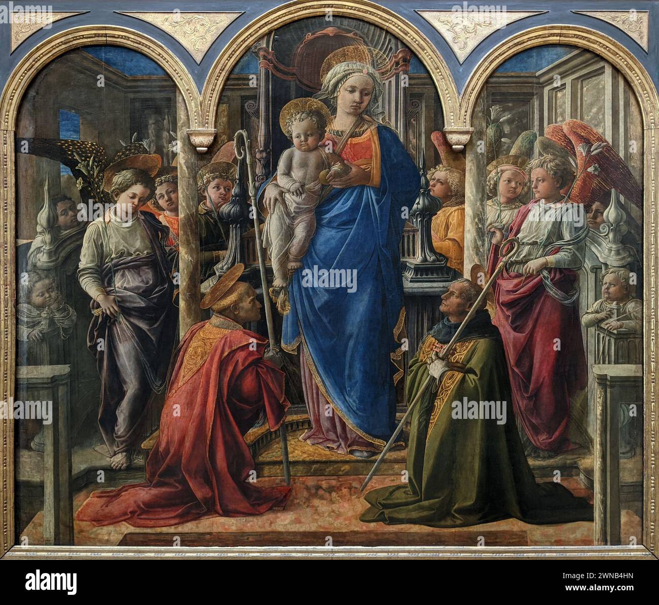 Le retable de la Barbadori est une peinture de Filippo Lippi, datée de 1438 et conservée au Musée du Louvre de Paris. Banque D'Images