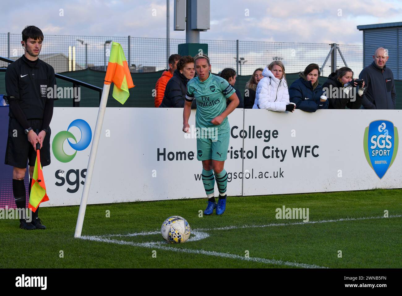 Bristol, Angleterre. 28 octobre 2018. Jordan Nobbs d'Arsenal prend un corner lors du match de Super League féminin de la FA entre Bristol City et Arsenal au Stoke Gifford Stadium à Bristol, Angleterre, Royaume-Uni, le 28 octobre 2018. Crédit : Duncan Thomas/Majestic Media. Banque D'Images