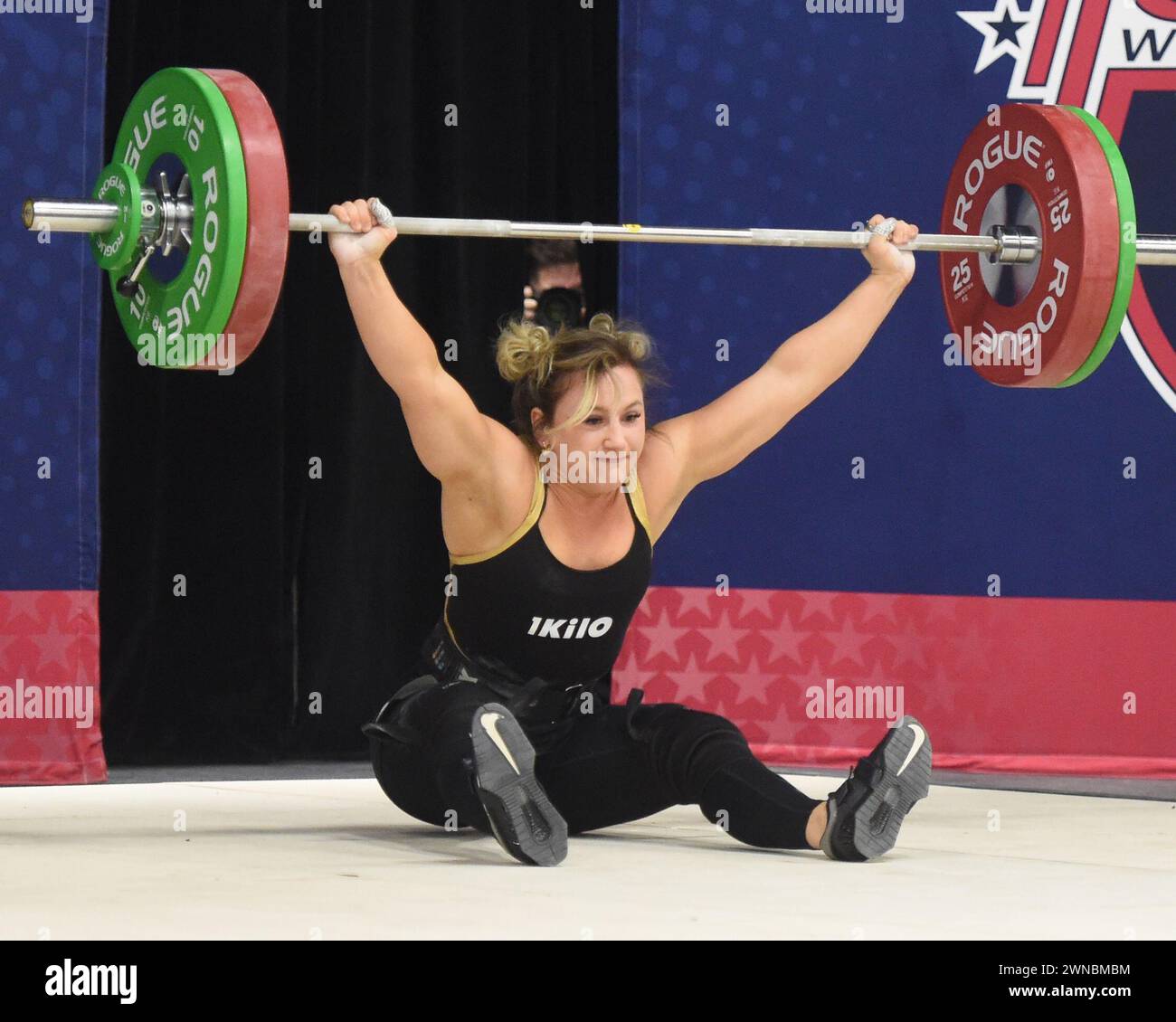 Columbus, Ohio, États-Unis. Mars 1er février 2024. Alexa Snyder manque 92kgs à la capture dans les championnats d'haltérophilie féminine au Arnold Sports Festival à Columbus, Ohio, États-Unis. Crédit : Brent Clark/Alamy Live News Banque D'Images