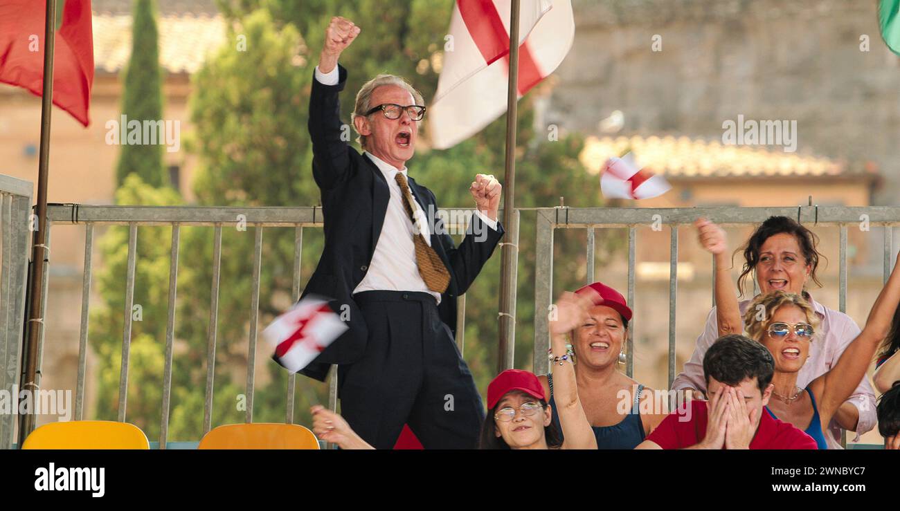 DATE DE SORTIE : 29 mars 2024. TITRE : le beau jeu. STUDIO : Netflix. RÉALISATEUR : Thea Sharrock. INTRIGUE : défenseurs de mettre fin à l'itinérance, organiser un tournoi annuel pour les hommes sans-abri à concourir est une série de matchs de football connu sous le nom de Coupe du monde sans-abri. EN VEDETTE : MICHEAL WARD dans le rôle de Vinny, BILL NIGHY dans le rôle de mal. (Crédit image : © Netflix/Entertainment Pictures/ZUMAPRESS.com) USAGE ÉDITORIAL SEULEMENT ! Non destiné à UN USAGE commercial ! Banque D'Images