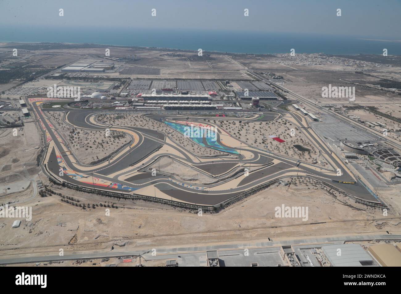 Sakhir, Bahreïn. 01 mars 2024. Une vue aérienne du circuit. 01.03.2024. Championnat du monde de formule 1, Rd 1, Grand Prix de Bahreïn, Sakhir, Bahreïn, jour de qualification. Le crédit photo devrait se lire : XPB/Alamy Live News. Banque D'Images