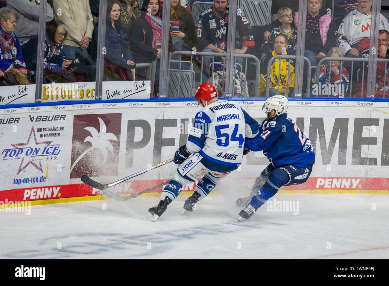 01.03.2024, DEL, Deutsche Eishockey Liga, saison 2023/24, 50. Spieltag) : Adler Mannheim gegen Schwenninger Wild Wings (1:4). Benjamin Marshall (54, SC Banque D'Images