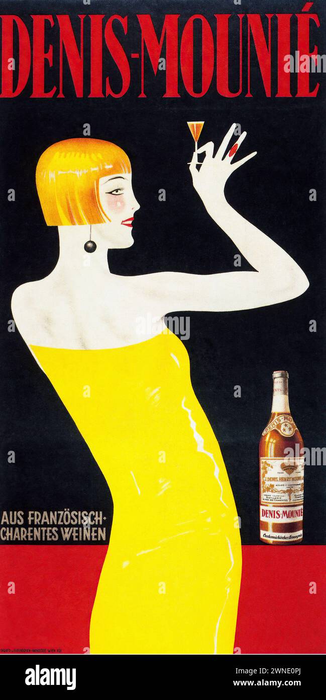 Publicité vintage 'DENIS-MOUNIE'. Une femme en robe jaune tient élégamment un verre de cognac Denis-Mounie, avec une bouteille exposée à côté d'elle. Le style est épuré et sophistiqué, avec une forte influence Art déco, représentative des publicités de luxe du début des années 1930 Banque D'Images