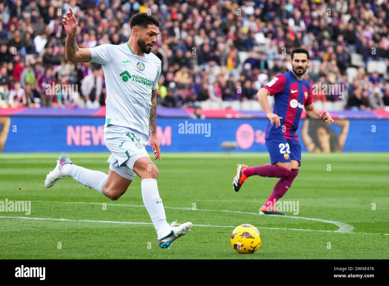 Omar Alderete de Getafe CF lors du match la Liga EA Sports entre le FC Barcelone et Getafe CF a joué au stade Lluis Companys le 24 février 2024 à Barcelone, en Espagne. (Photo de Alex Carreras / Imago) (photo de pressinphoto/Sipa USA) Banque D'Images