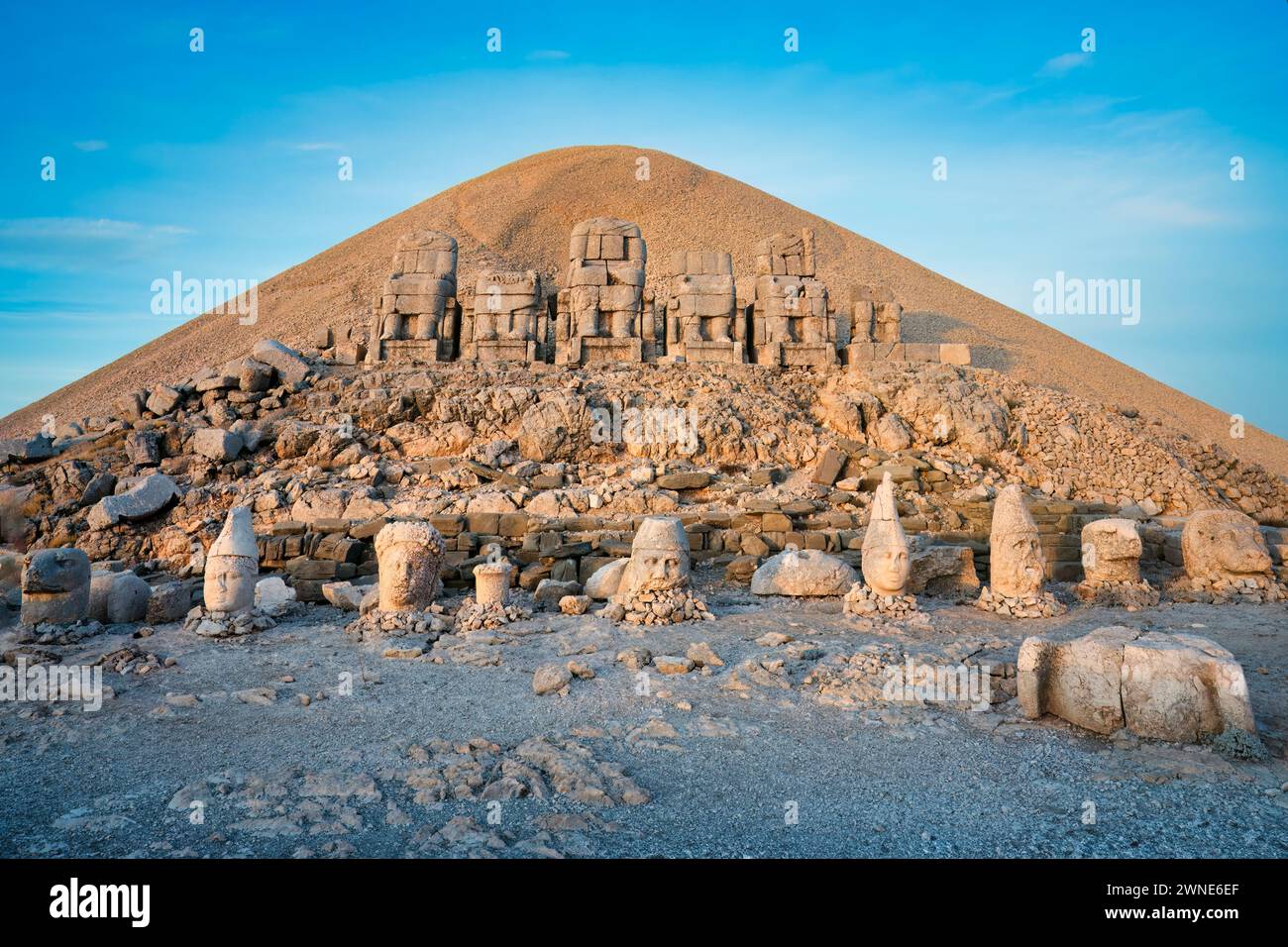 Sanctuaire du mont Nemrut, terrasse est, province d'Adiyaman, Turquie Banque D'Images