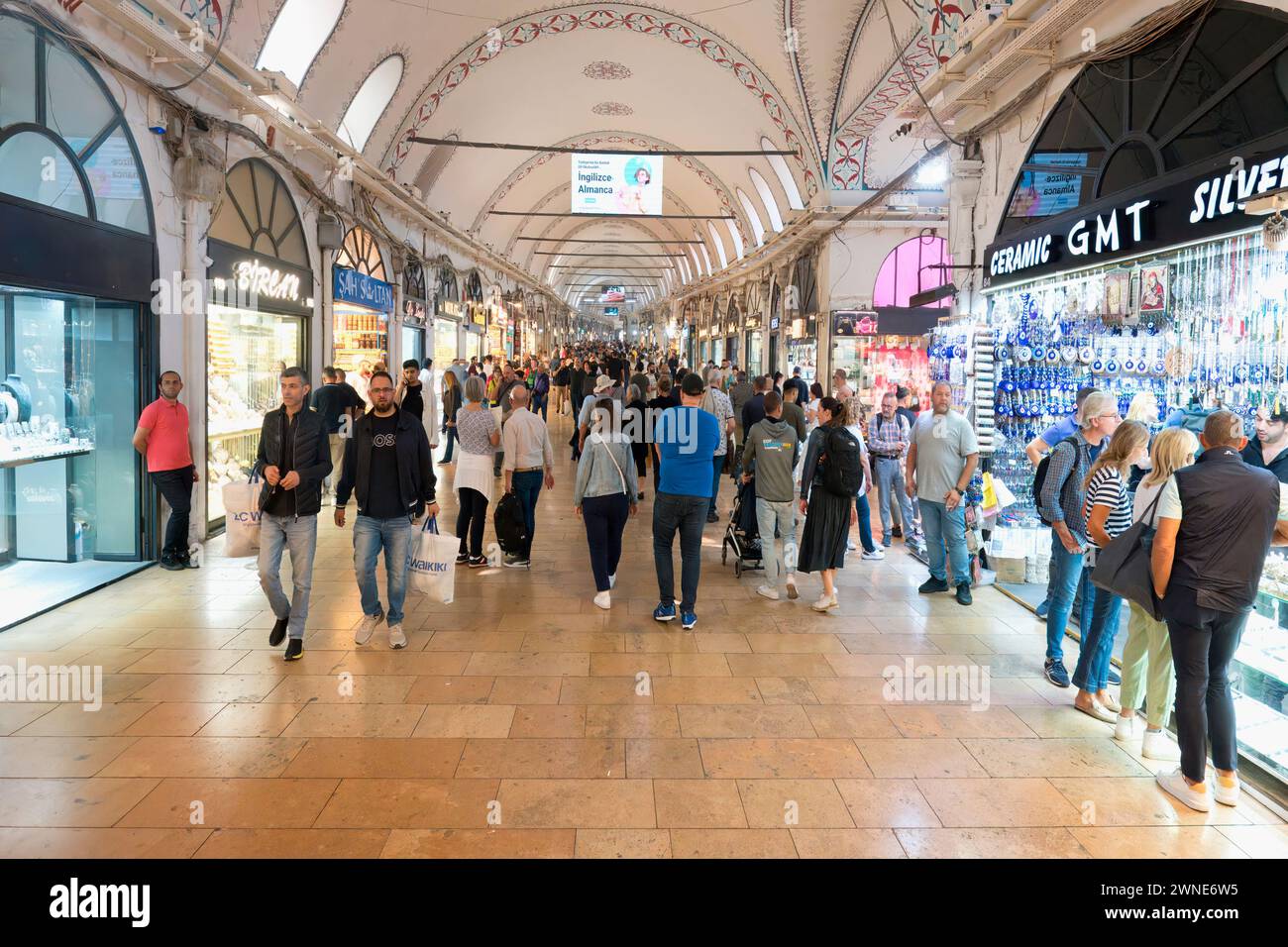 Allée du Grand Bazar avec beaucoup de monde, Istanbul, Turquie Banque D'Images