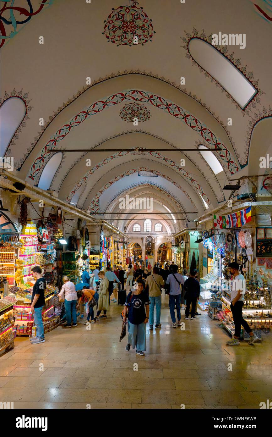 Allée du Grand Bazar avec beaucoup de monde, Istanbul, Turquie Banque D'Images