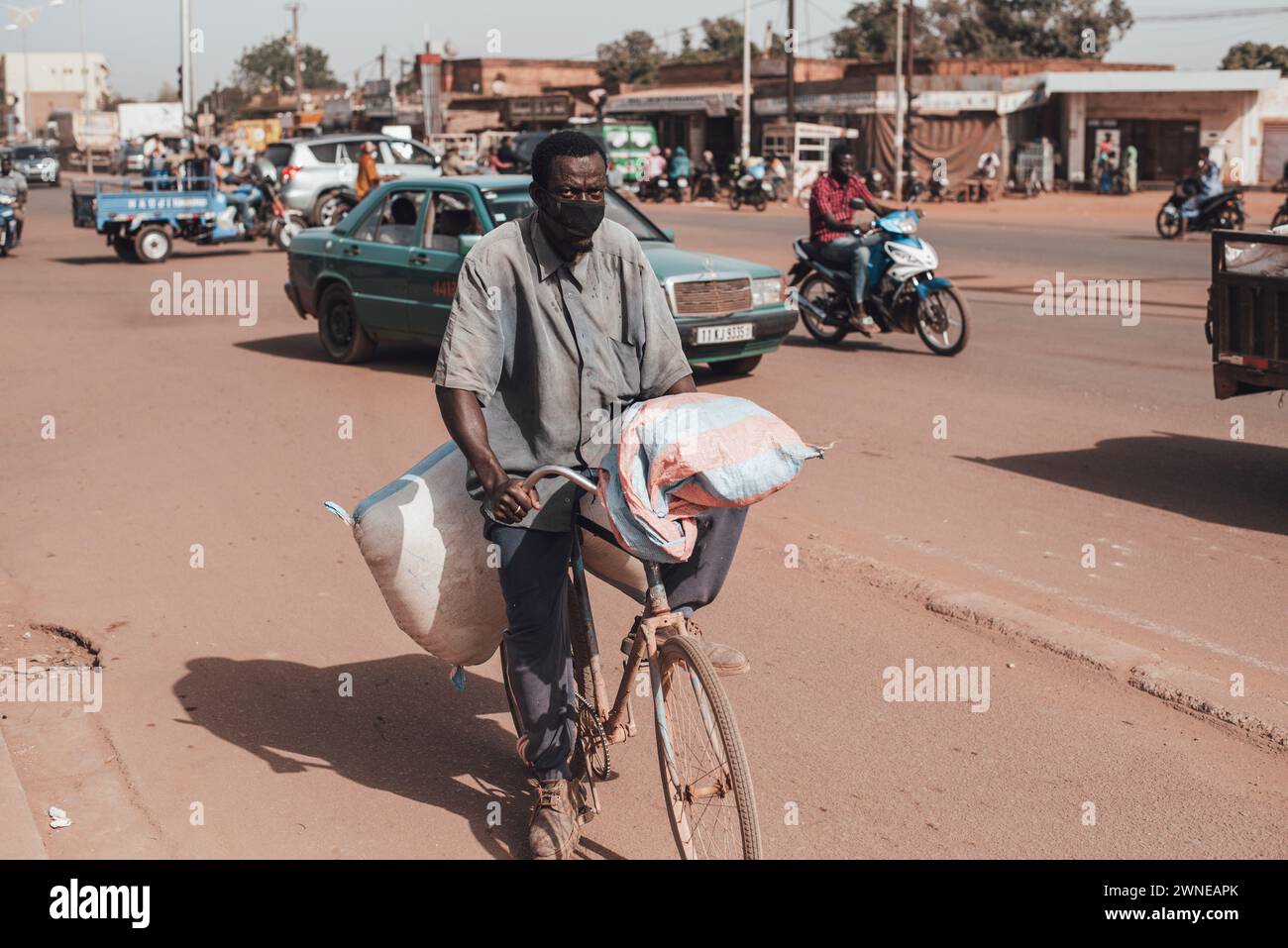 Ouagadougou, Burkina Faso. Décembre 2017. Moyens de transport et de mobilité dans le pays subsaharien Banque D'Images