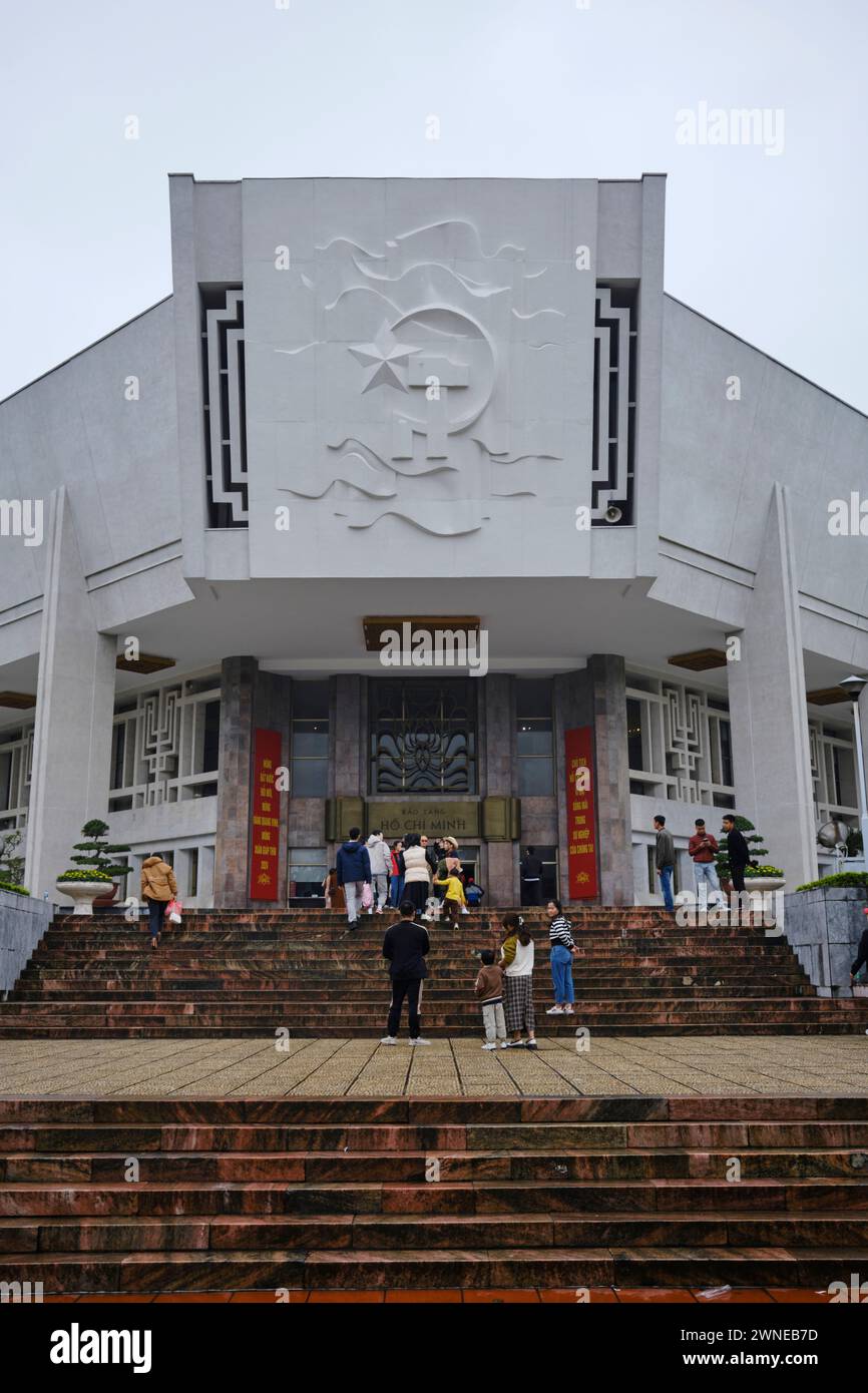 Jan 2024, façade du musée Ho Chi Minh situé dans le complexe du mausolée Ho Chi Minh, Hanoi Banque D'Images