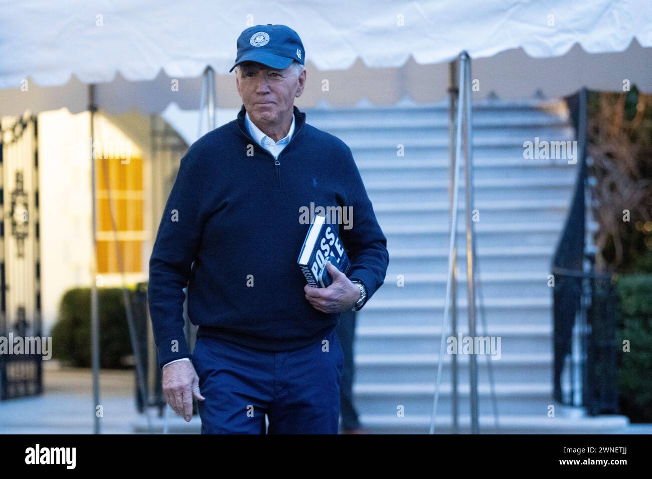 Le président des États-Unis Joe Biden quitte la Maison Blanche à Washington, DC, le 1er mars 2024, pour un week-end à Camp David. Crédit : Chris Kleponis/Pool via CNP/MediaPunch crédit : MediaPunch Inc/Alamy Live News Banque D'Images
