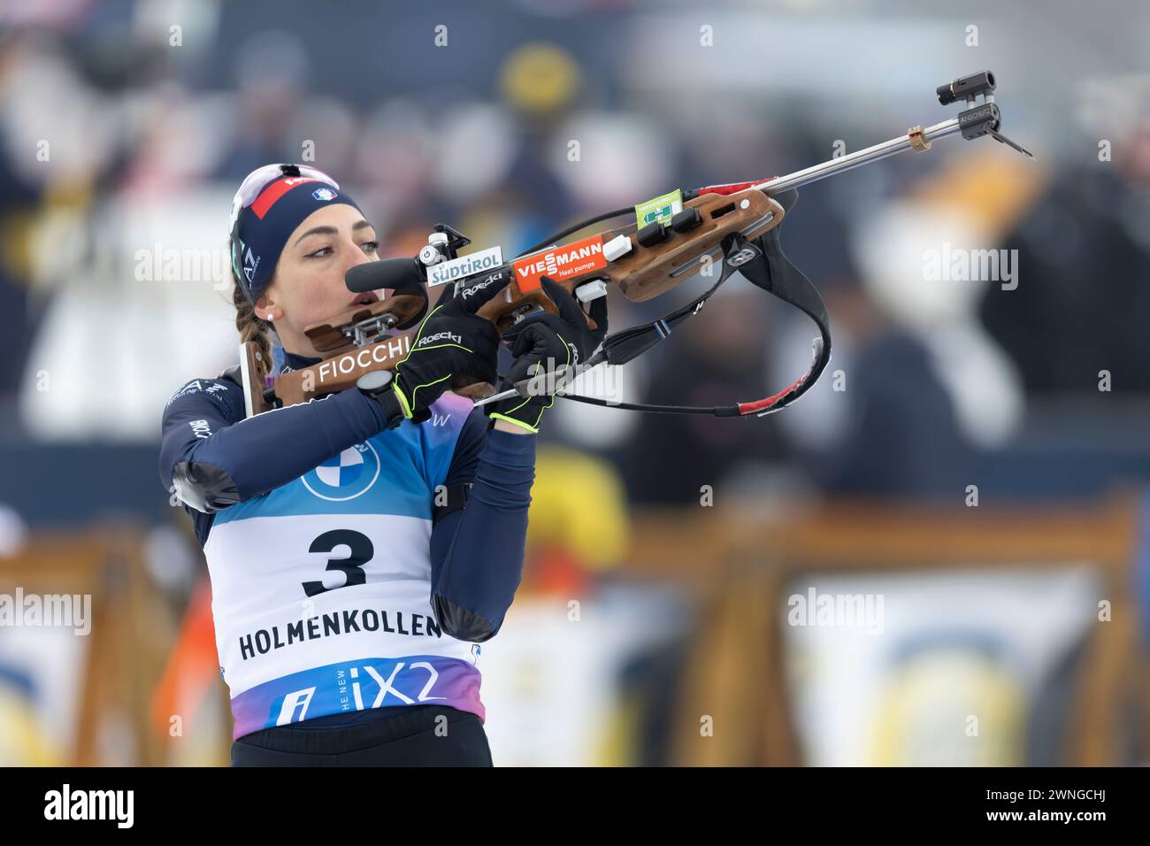 Oslo, Norvège le 2 mars 2024, participe à la compétition féminine de départ en masse de 12,5 km qui s'est tenue à la BMW IBU World Cup Biathlon à Holmenkollen Oslo, Norvège. Crédit : Nigel Waldron/Alamy Live News Banque D'Images