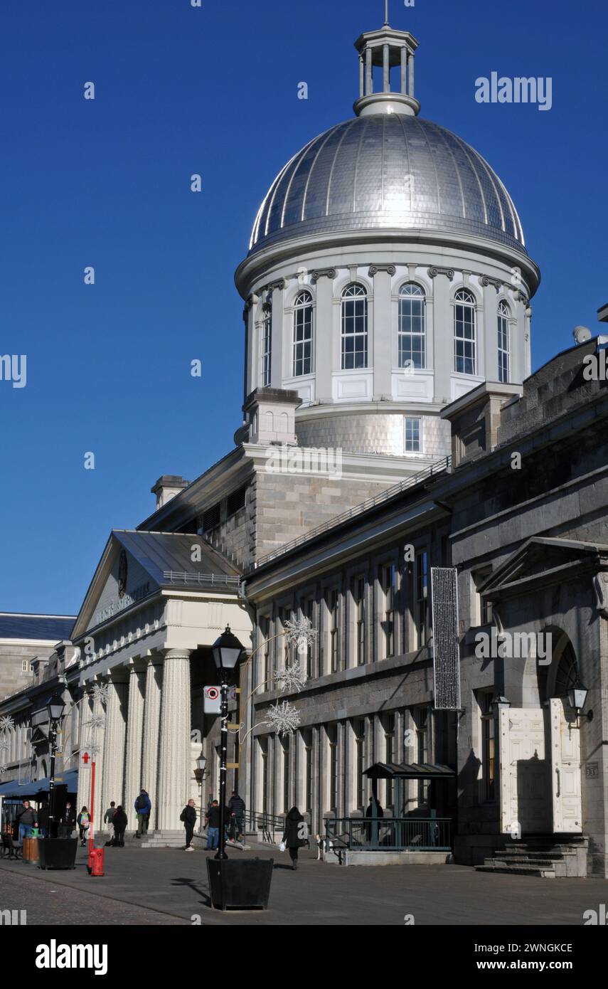 Construit comme un marché public, le marché Bonsecours en forme de dôme est un point de repère et une attraction touristique populaire dans le Vieux-Montréal historique avec ses boutiques et ses restaurants. Banque D'Images