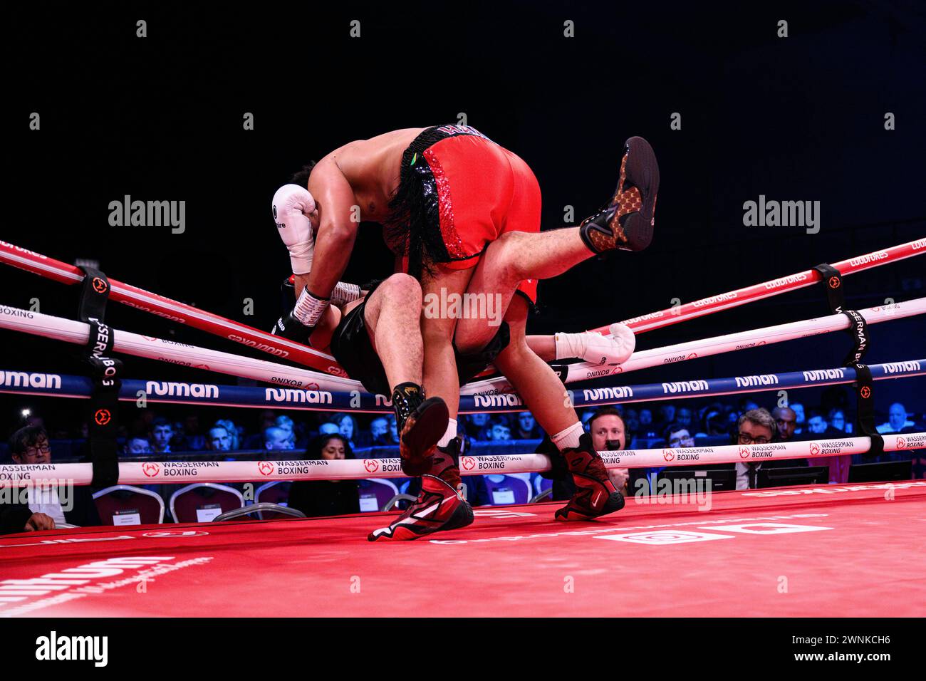 LONDRES, ROYAUME-UNI. 01 mars 2024. Matty Harris vs amine Boucetta - combat poids lourds lors du Wasserman Show Baraou vs Eggington à Telford Internati Banque D'Images