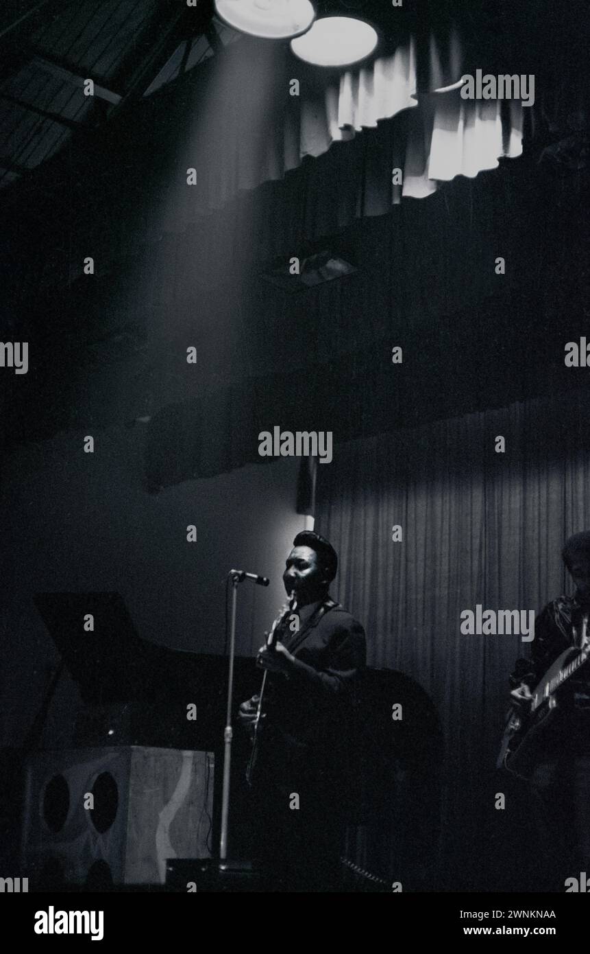 Musicien de blues Muddy Waters jouant Bath Pavilion, Royaume-Uni, 25 novembre 1968 Banque D'Images