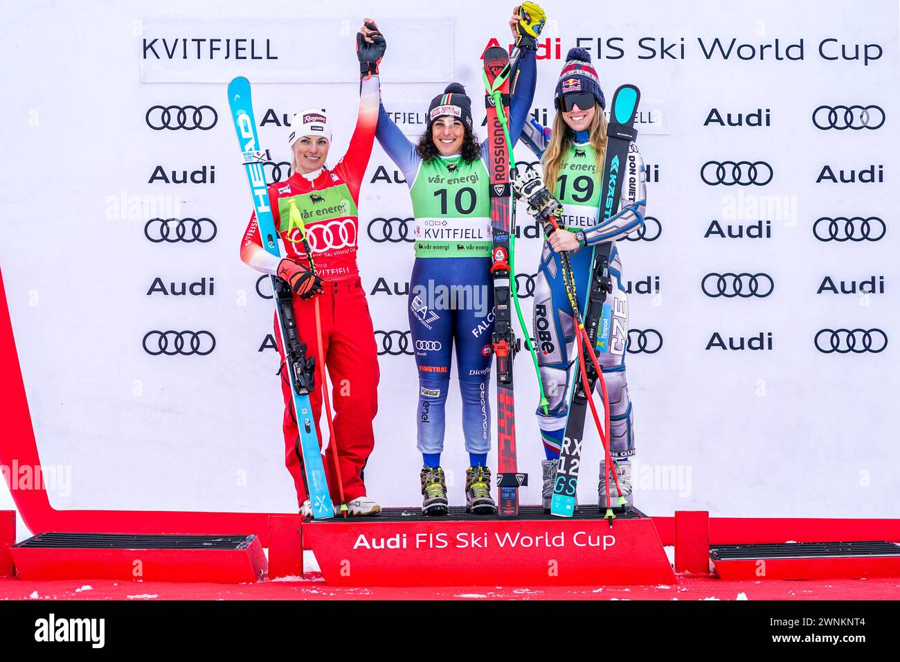 Fåvang 20240303.L'italienne Federica Brignone (au centre), ester Ledecka de la République tchèque (à droite) et Lara Gut-Behrami de la Suisse (à gauche) après la Coupe du monde FIS Alpine Super-G féminine à Kvitfjell. Photo : Erik Flaaris Johansen / NTB Banque D'Images