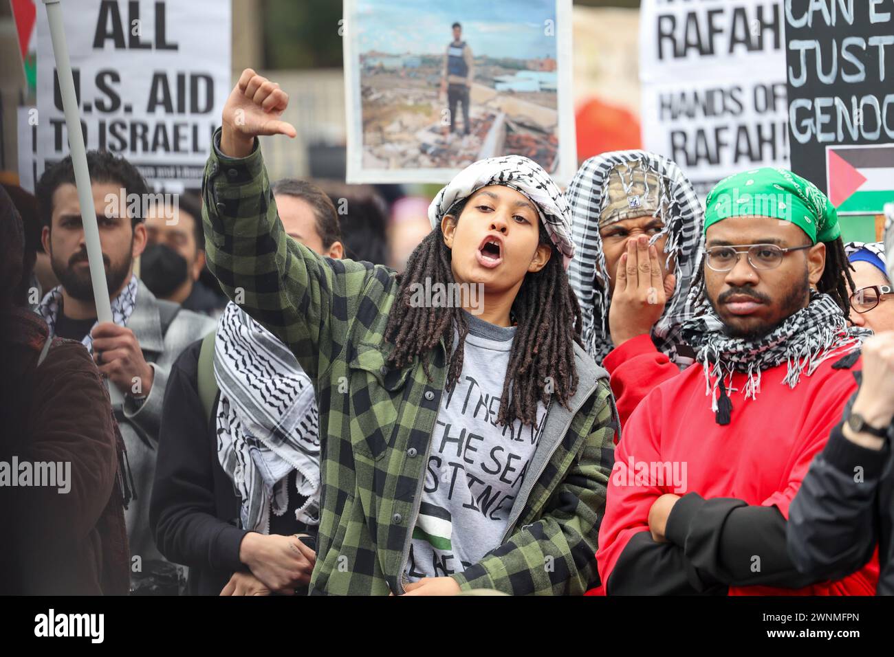 Washington, DC, États-Unis. 02 mars 2024. 2 mars 2024, Ambassade d'Israël, Washington, DC, ÉTATS-UNIS. Des milliers de personnes se sont rassemblées devant l'ambassade israélienne pour appeler à un cessez-le-feu et réclamer la libération de Rafah. (Photo de Robyn Stevens Brody/Sipa USA) crédit : Sipa US/Alamy Live News Banque D'Images