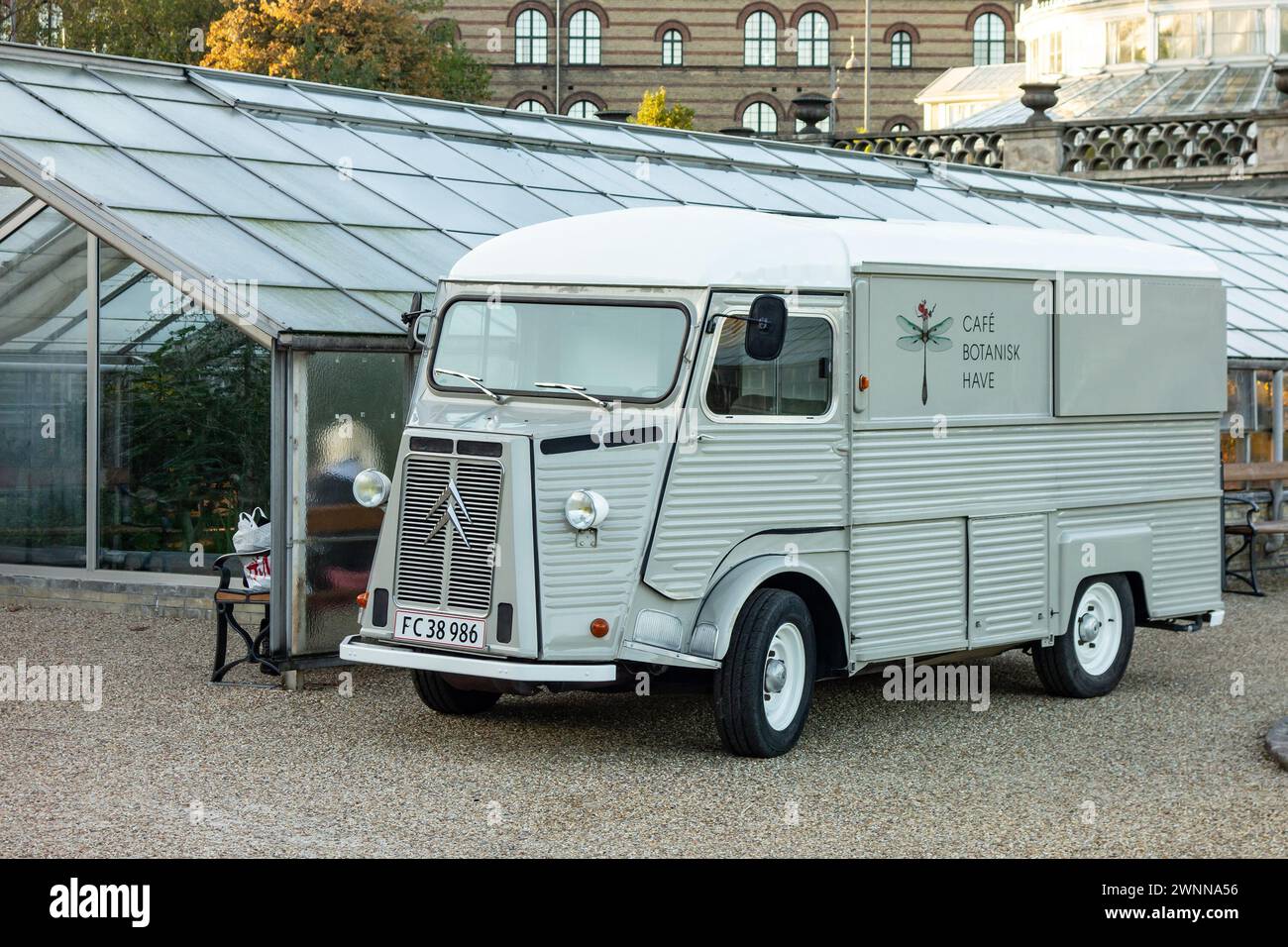 COPENHAGUE, DANEMARK - 28 OCTOBRE 2014 : légendaire camionnette française Citroën type H du Cafe Botanisk ont jardin botanique Banque D'Images