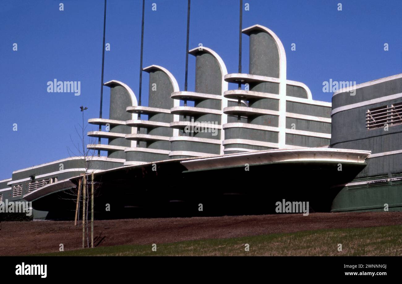 Le Pan Pacific Auditorium en déclin, construit en 1935, Los Angeles, Californie, États-Unis Banque D'Images