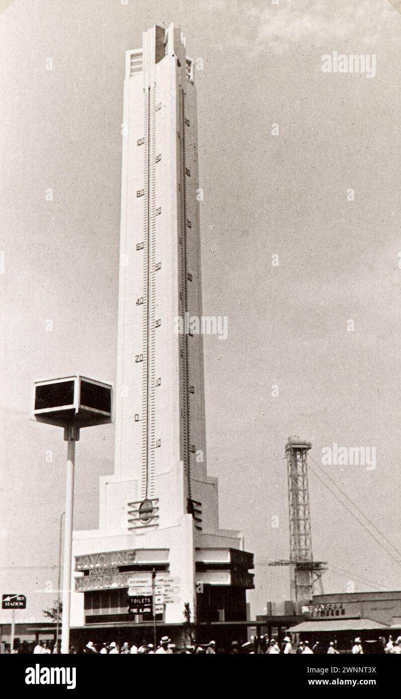 Photo tirée de l'album d'une famille juive italienne (Jarach) voyageant à l'Expo internationale de Chicago à l'été 1933. La photo montre un des monuments Banque D'Images