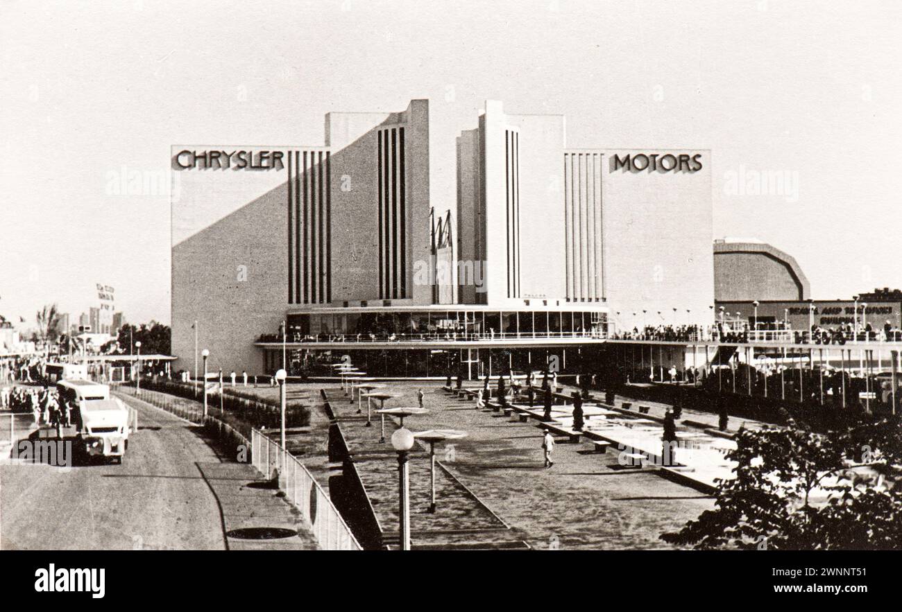 Photo tirée de l'album d'une famille juive italienne (Jarach) voyageant à l'Expo internationale de Chicago à l'été 1933. La photo montre le bâtiment Chrysler Motors Banque D'Images