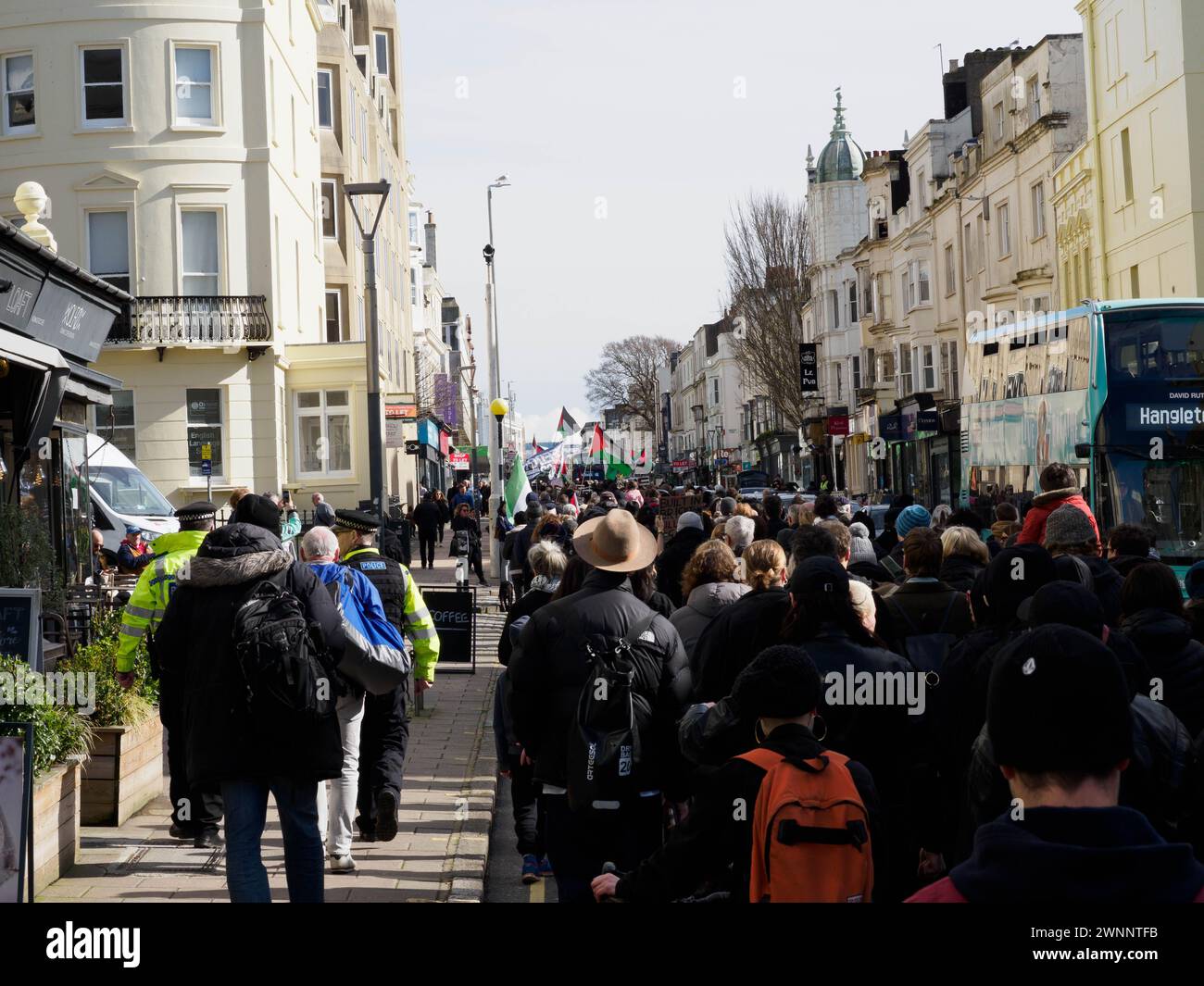 Gaza terminez la marche du génocide, à Brighton et Hove, une sélection d'images prises du jour où les gens marchaient pacifiquement à travers la ville de Brighton, montrant que vous n'avez pas besoin d'être bruyant pour être entendu! Images de reportage, photos d'actualités, Banque D'Images