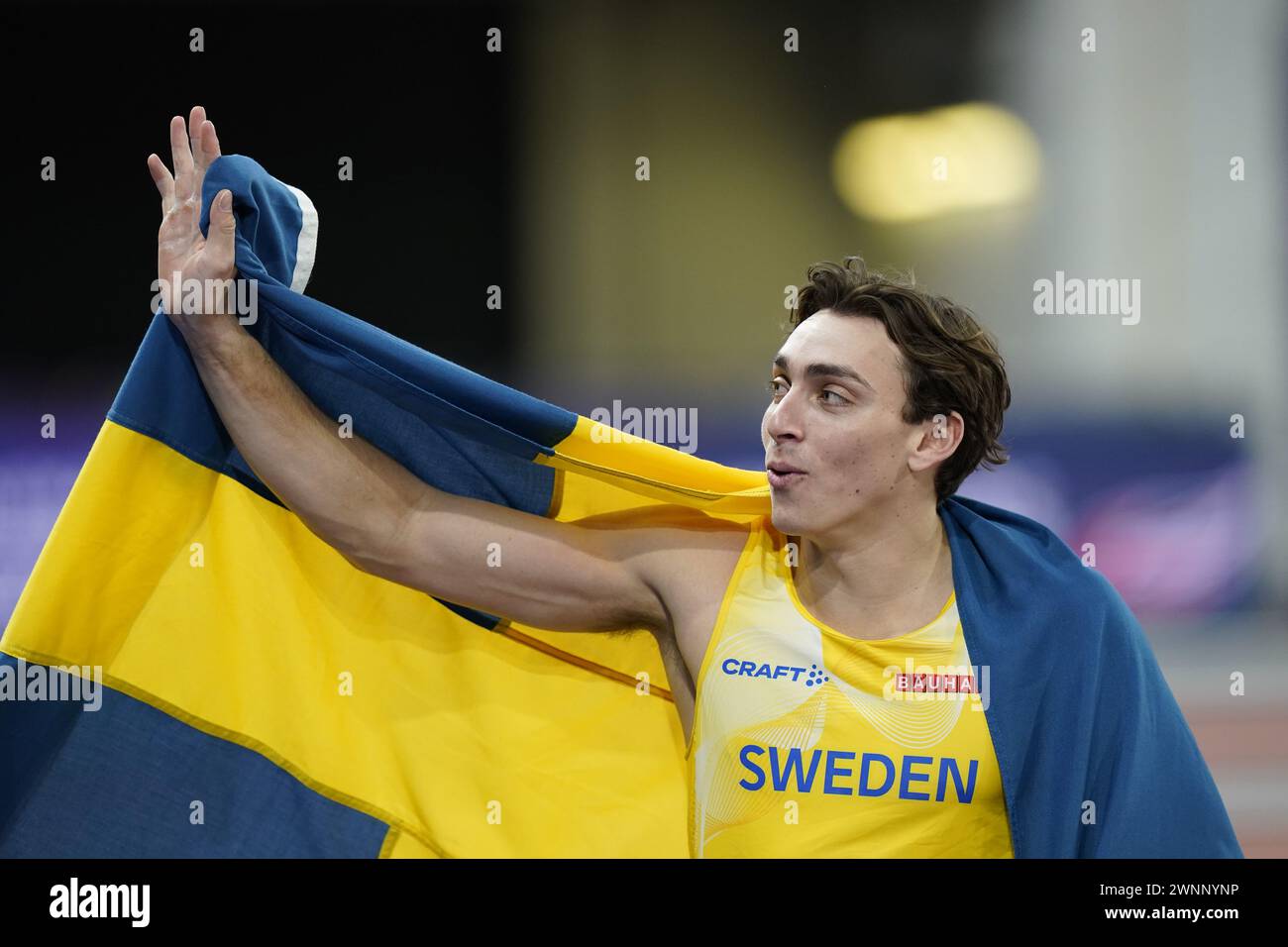 Glasgow, Écosse 20240303.Armand Duplantis de Suède après avoir remporté l'or au saut en longueur lors des Championnats du monde d'athlétisme en salle à Glasgow. Photo : Lise Aaserud / NTB Banque D'Images