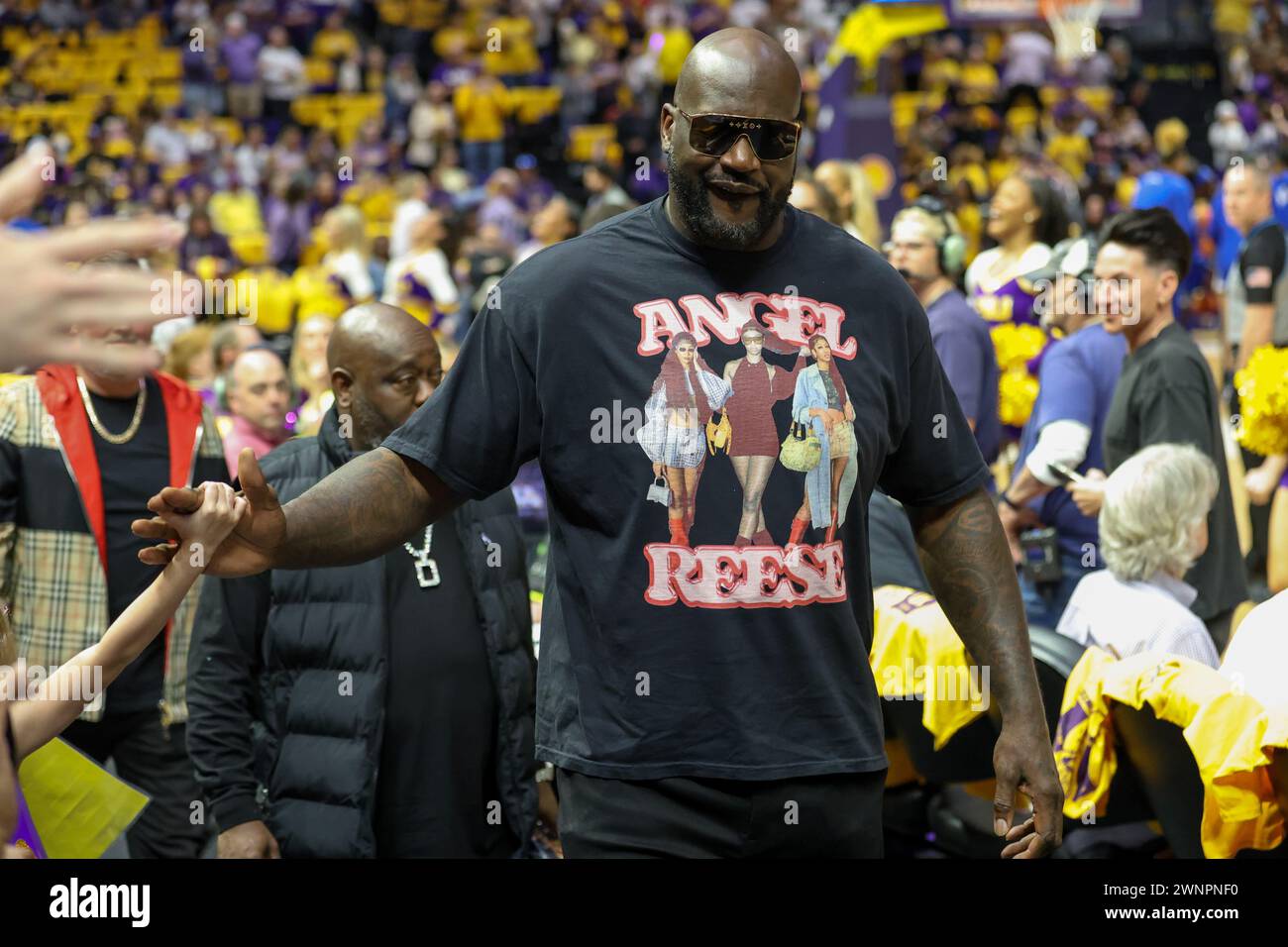 Baton Rouge, LOUISIANE, États-Unis. 03 mars 2024. Shaquille O'Neal serre la main de ses fans lors d'un match de basket-ball féminin de la NCAA entre les Wildcats du Kentucky et les Tigers de la LSU au Pete Maravich Assembly Center à Baton Rouge, EN LOUISIANE. Jonathan Mailhes/CSM/Alamy Live News Banque D'Images