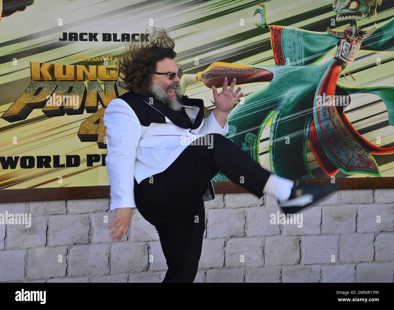 Los Angeles, États-Unis. 03 mars 2024. Jack Black assiste à la première de la comédie animée Kung Fu Panda 4 à l'AMC The Grove à Los Angeles le dimanche 3 mars 2024. Storyline : PO se prépare à devenir le chef spirituel de sa Vallée de la paix, mais a également besoin de quelqu'un pour prendre sa place en tant que guerrier Dragon. En tant que tel, il entraînera un nouveau pratiquant de kung fu pour le spot et rencontrera un méchant appelé le Chameleon qui évoque des méchants du passé. Photo de Jim Ruymen/UPI crédit : UPI/Alamy Live News Banque D'Images