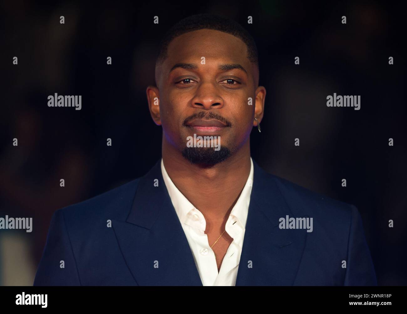 Malaga, Espagne. 04 mars 2024. L’acteur espagnol Moussa Sylla pose sur le tapis rouge lors du Festival du film de Malaga. La nouvelle édition du 27ème Festival du film espagnol de Malaga, un grand événement cinématographique présente les candidats au film pour remporter le prix 'Biznaga de Oro'. Le festival se tiendra du 1er au 10 mars. (Photo de Jesus Merida/SOPA images/SIPA USA) crédit : SIPA USA/Alamy Live News Banque D'Images