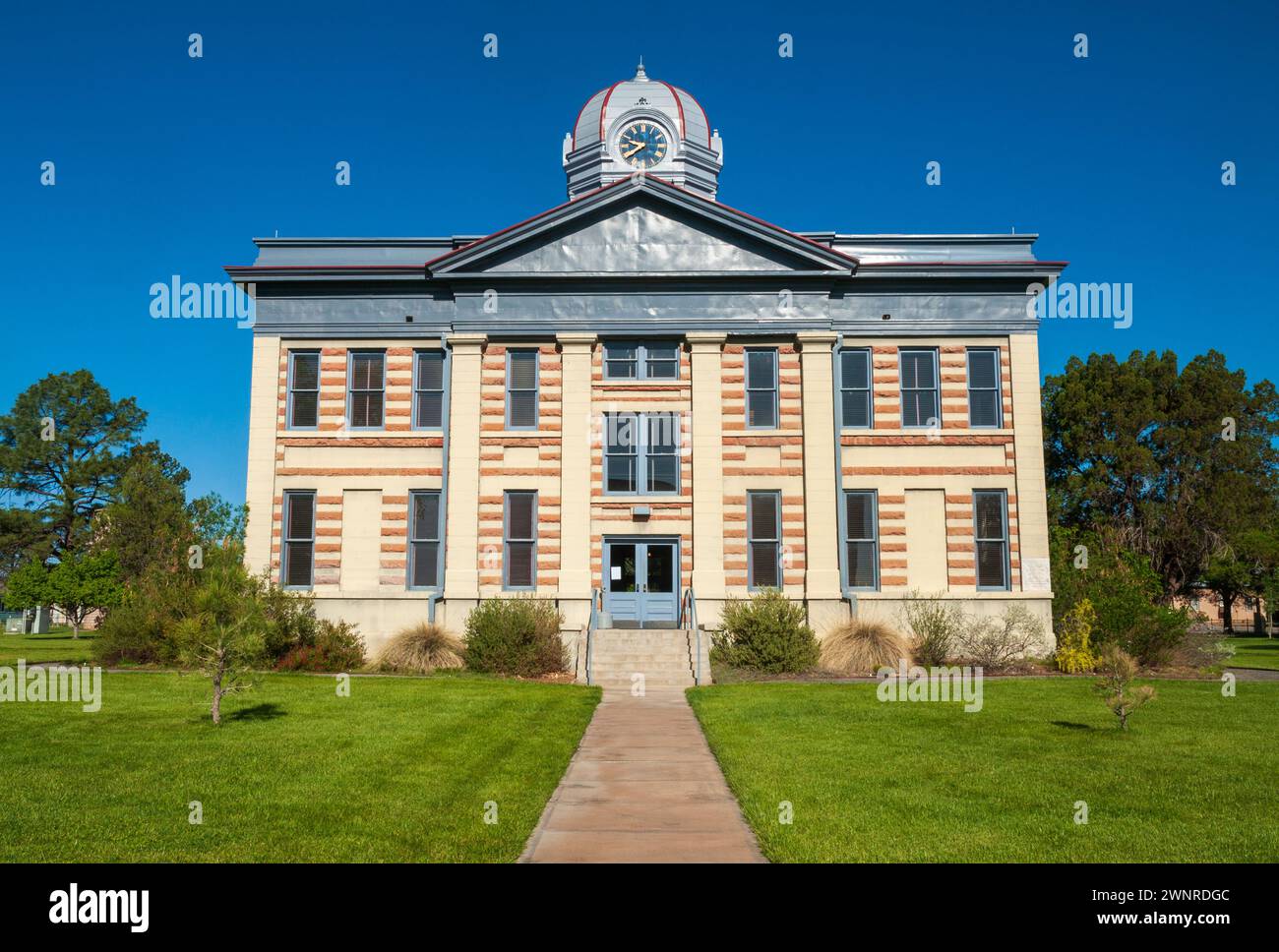 Palais de justice du comté de Jeff Davis dans la ville de Fort Davis, États-Unis Banque D'Images