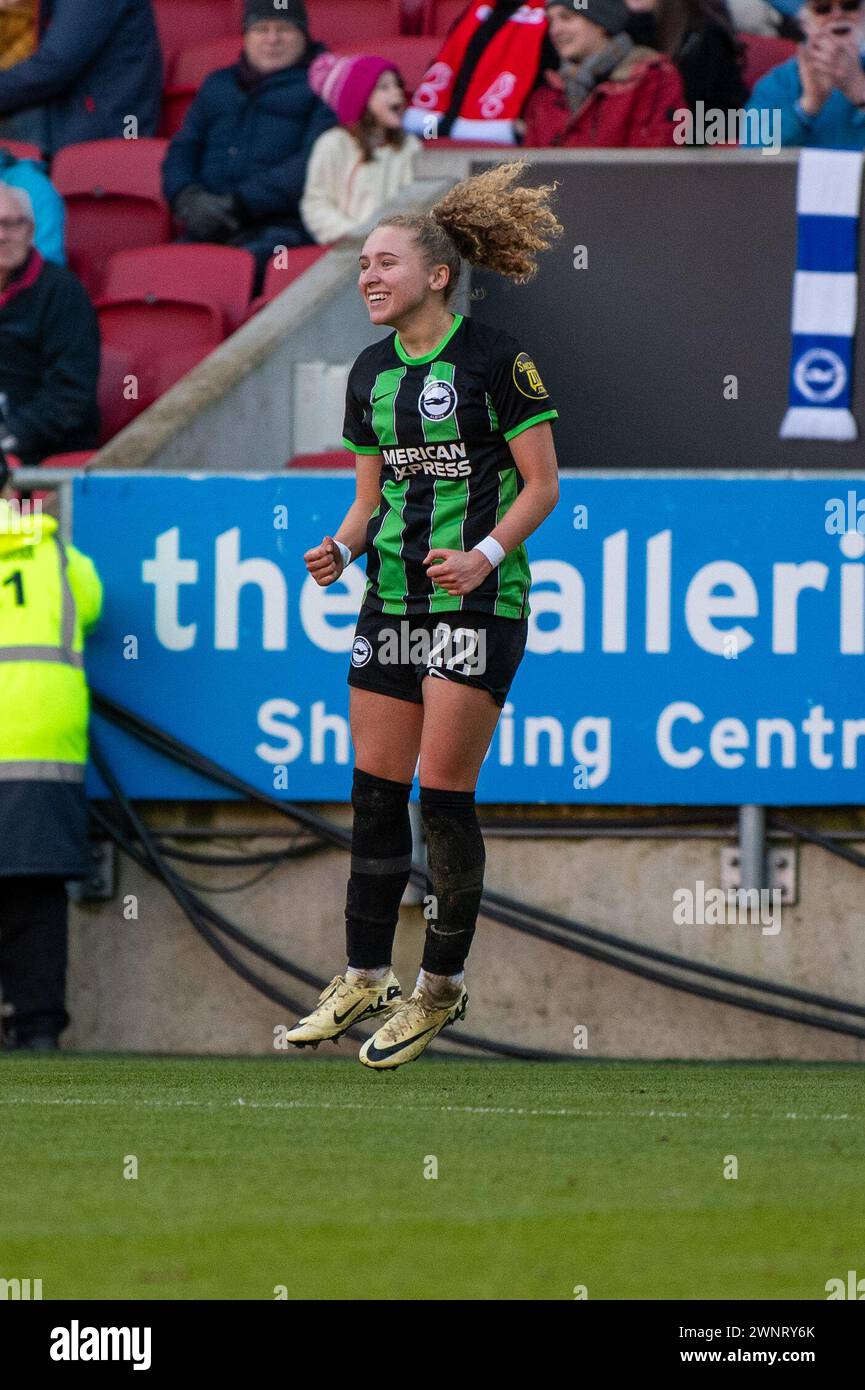 Bristol. ROYAUME-UNI. 3 mars 2024. Katie Robinson célèbre son but agaisnt Bristol City faisant le score final 3 - 7 à Brighton. Crédit : Shell Lawrence Photography/Alamy Live News Banque D'Images