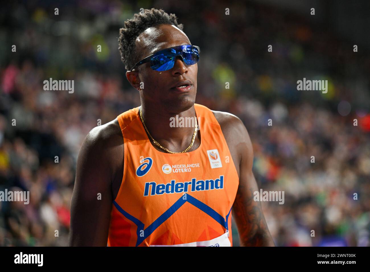 GLASGOW, ROYAUME-UNI - 3 MARS : Liemarvin Bonevacia, des pays-Bas, avant de concourir dans le relais 4x400m masculin lors de la troisième journée des Championnats du monde d'athlétisme en salle Glasgow 2024 à l'Emirates Arena le 3 mars 2024 à Glasgow, Royaume-Uni. (Photo Andy Astfalck/BSR Agency) Banque D'Images