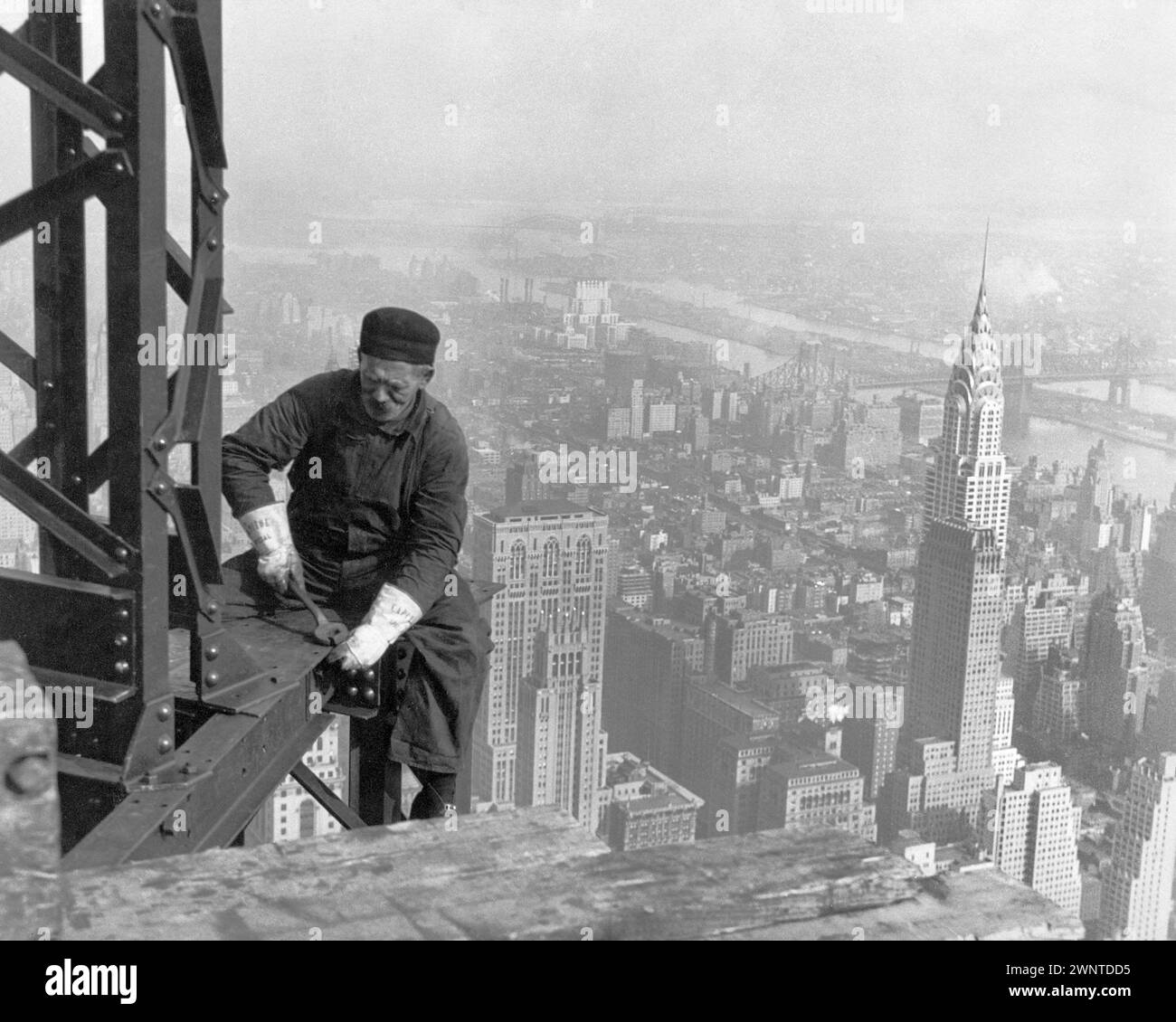 Ouvrier de l'Empire State Building en 1931 pris par Lewis Hine, Banque D'Images