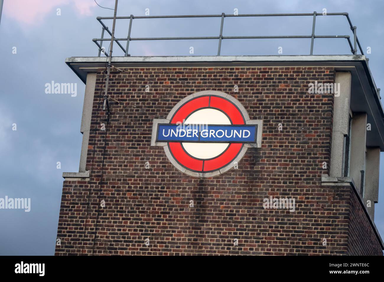 Transport pour Londres souterrain panneaux, station Redbridge, TFL Banque D'Images