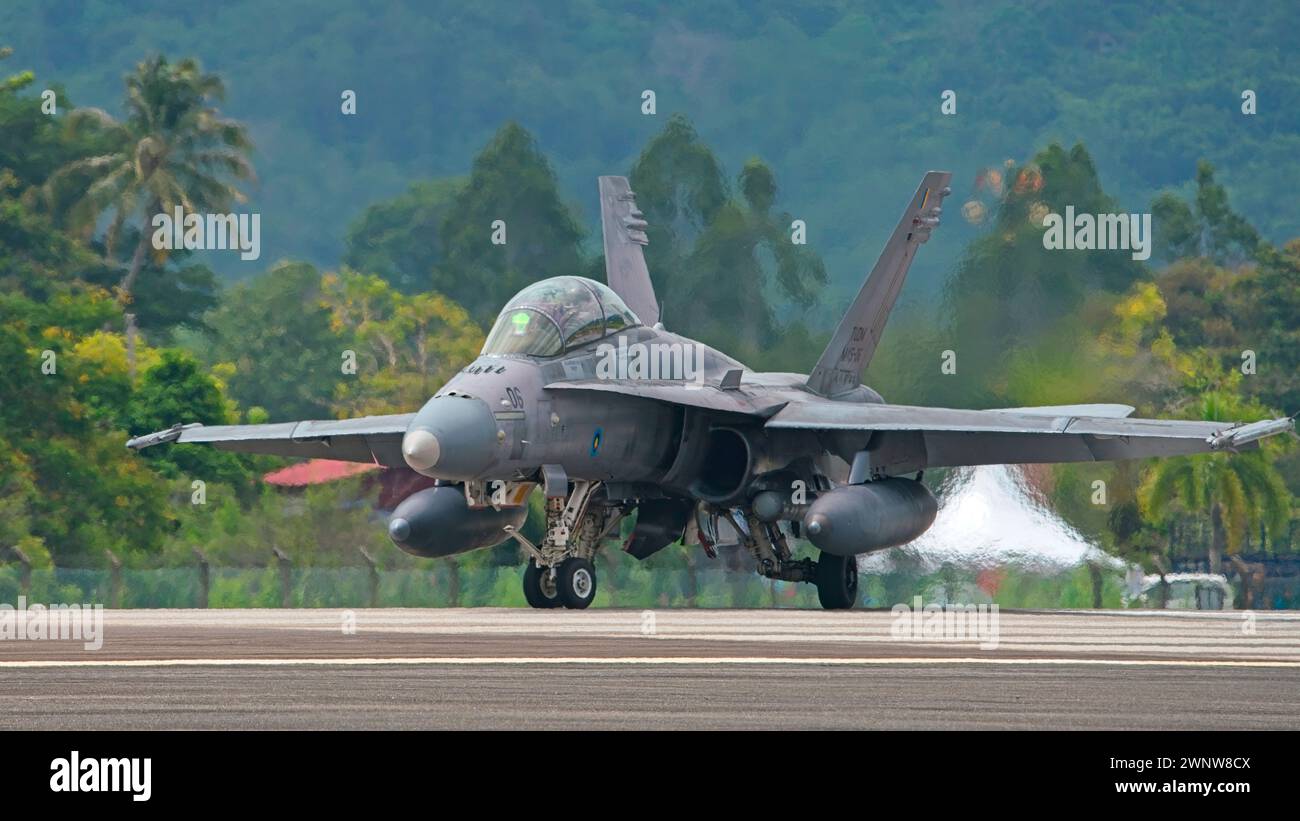 Boeing FA-18D Hornet, Royal Malaysian Air Force M45-06 décollant pour une exposition aérienne Banque D'Images