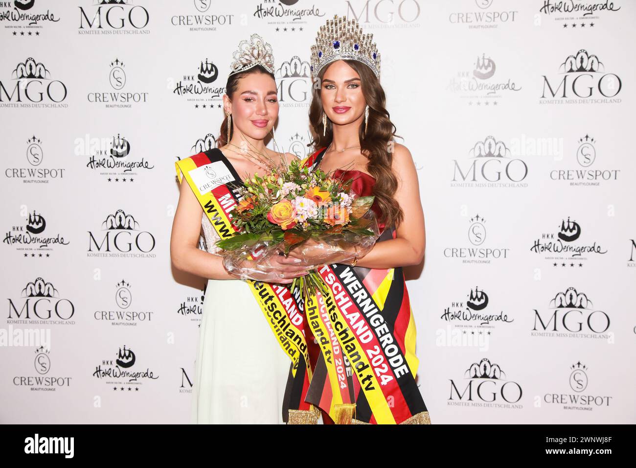 Miss Deutschland 2024 Celina Weil (Miss MGO Mitteldeutschland), Misses Deutschland 2024 Natalie Sukau (Misses Ostwestfalen) beim Bundesfinale der MISS Banque D'Images