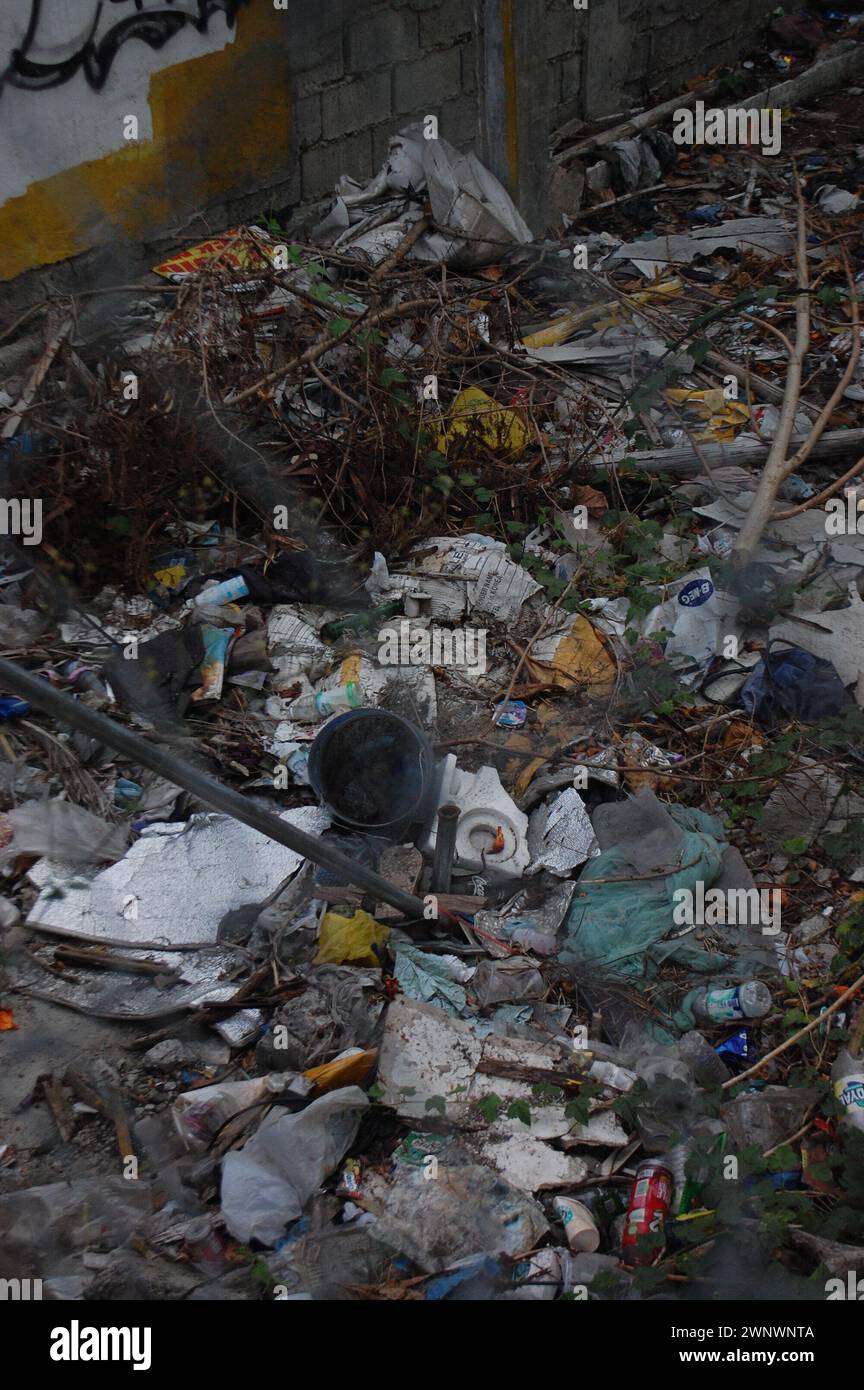 Polluction plastique à Iloilo, Philippines Banque D'Images