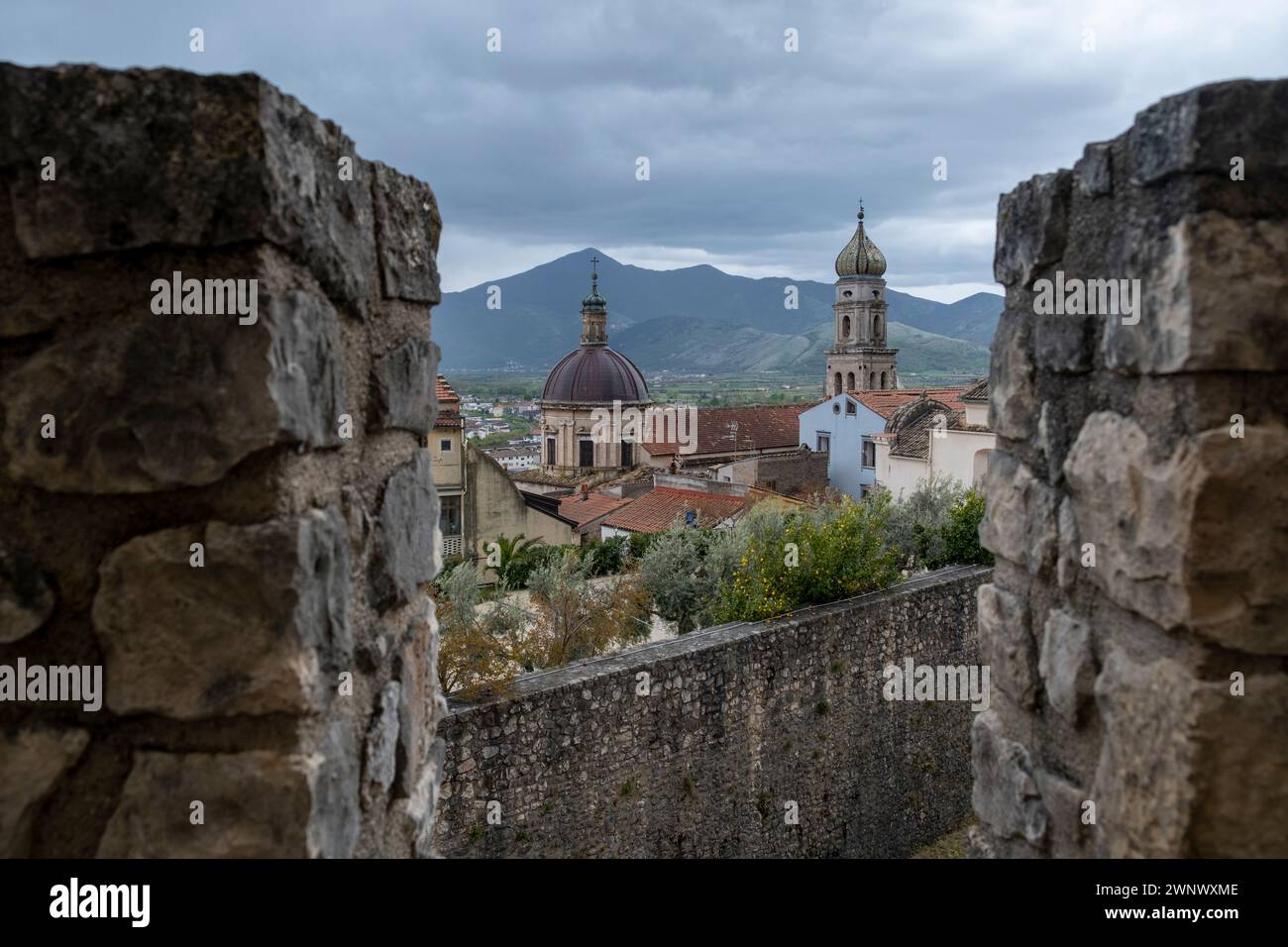 Vue depuis le château de Pandone. Venafro, Isernia, Molise, Italie, Europe. Banque D'Images