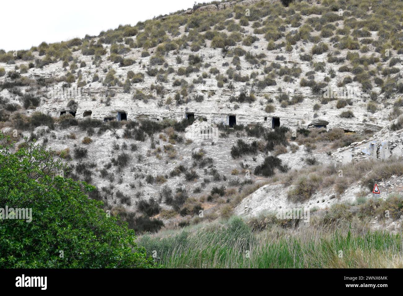 Yesares de Hellin-Las Minas (microréserve). Maisons de grottes de vieux mineurs. Albacete, Castille-la Manche, Espagne. Banque D'Images