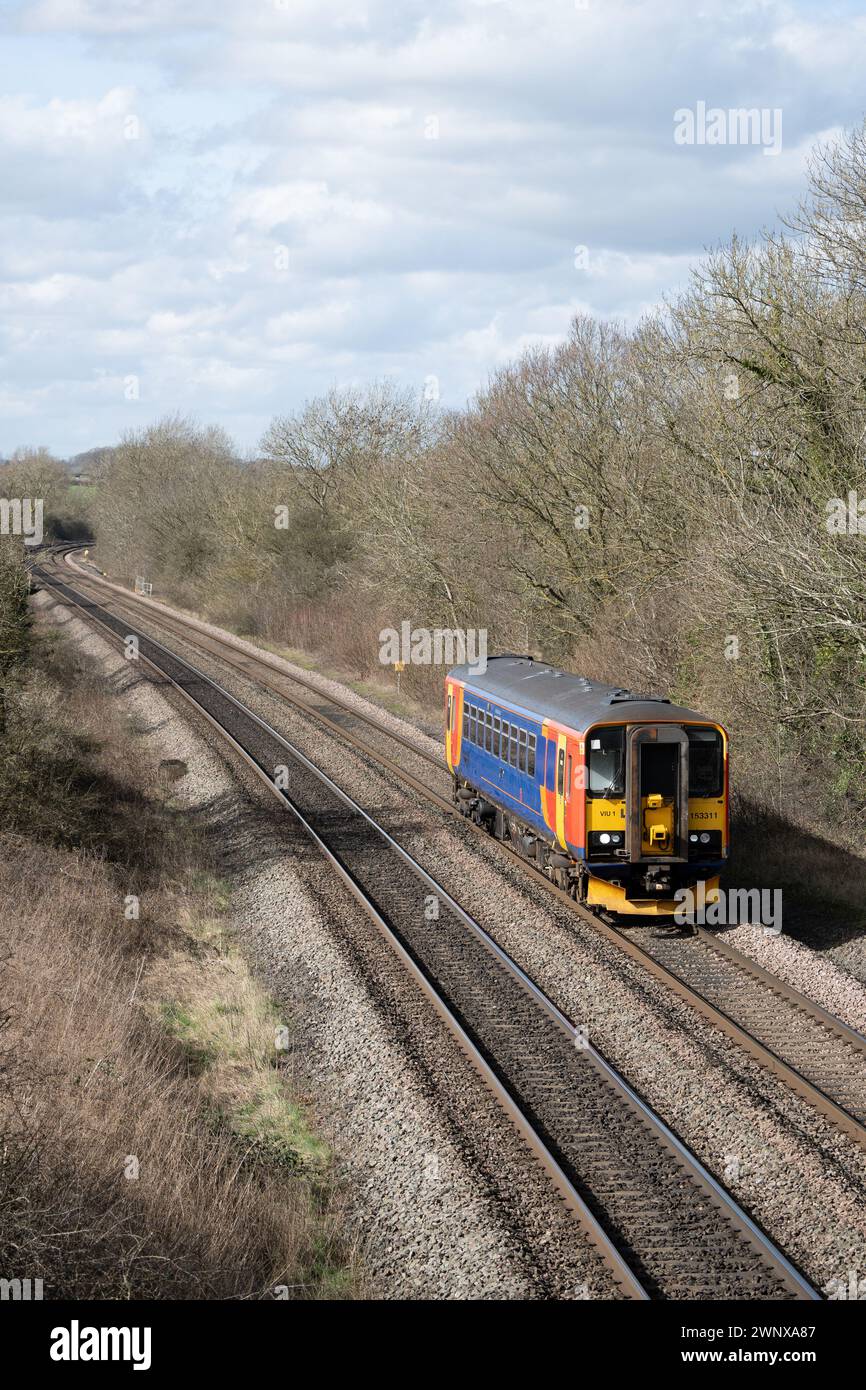 Network Rail Video inspection Unit Class 153 diesel No. 153311 à Shrewley, Warwickshire, Royaume-Uni Banque D'Images