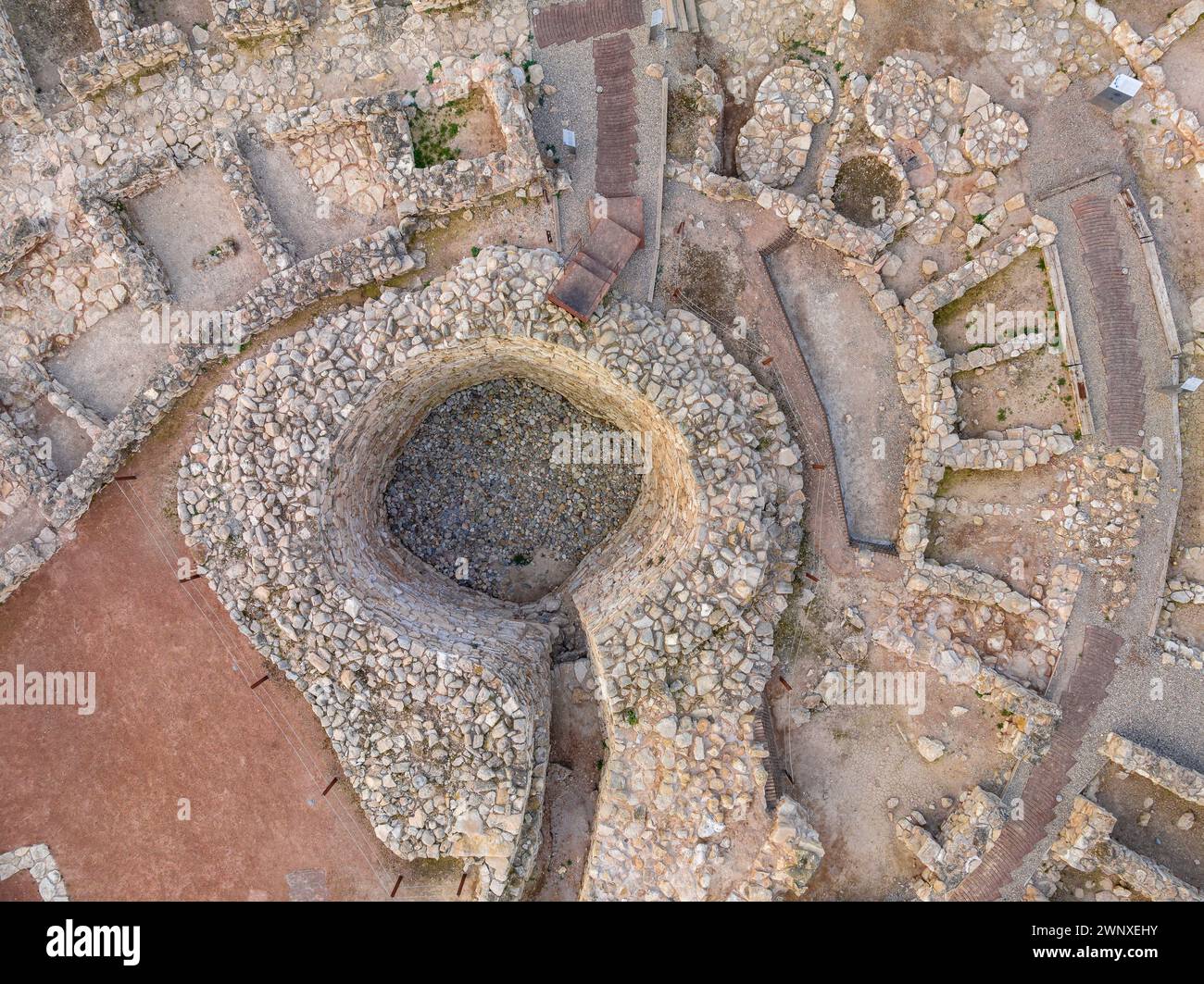 Vue aérienne de la colonie ibérique de Vilars d'Arbeca au printemps (les Garrigues, Lleida, Catalogne, Espagne) ESP : Poblado ibérico Vilars d'Arbeca Banque D'Images