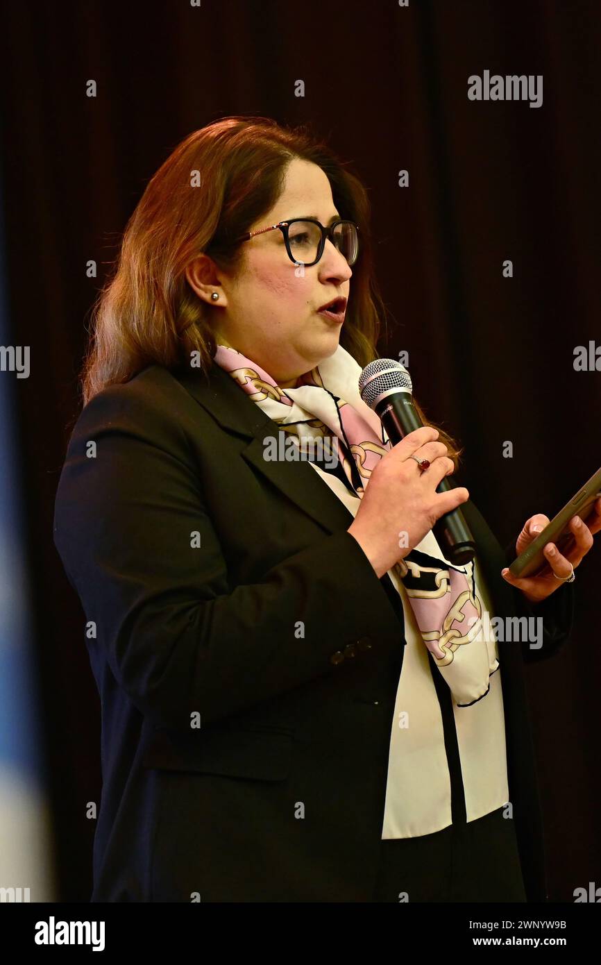 Hôtel de ville de Chiswick, Londres, Royaume-Uni. 4 mars 2024 : la conseillère Hina Mir de l'arrondissement londonien de Hounslow à l'Association de l'Afghanistan et de l'Asie centrale (ACAA) organise une Journée internationale de la femme 2024 intitulée les femmes : identité, intégration et inclusion. L'événement international des femmes de cette année est axé sur « Inspiring inclusion », un événement culturel qui célèbre les forces et les réalisations des femmes migrantes. Il présentera divers crédits c : voir Li/Picture Capital/Alamy Live News Banque D'Images