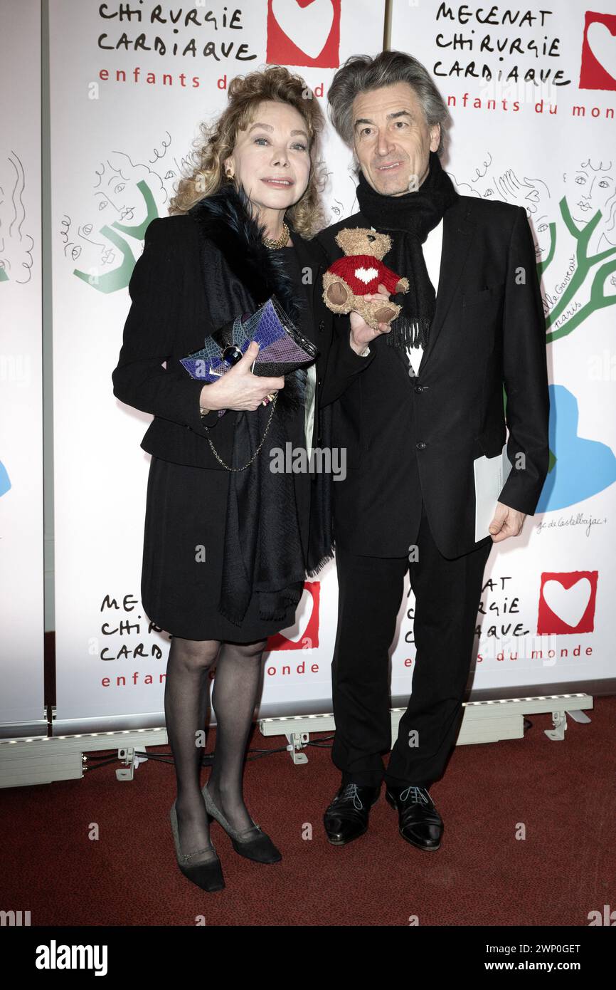 Paris, France. 11 février 2023. Grace de Capitani et son compagnon Jean Pierre Jacquin assistent au concert les talents du coeur Auction au profit de Mecenat chirurgie cardiaque à la salle Gaveau le 04 mars 2024 à Paris. Photo de David NIVIERE/ABACAPRESS.COM crédit : Abaca Press/Alamy Live News Banque D'Images